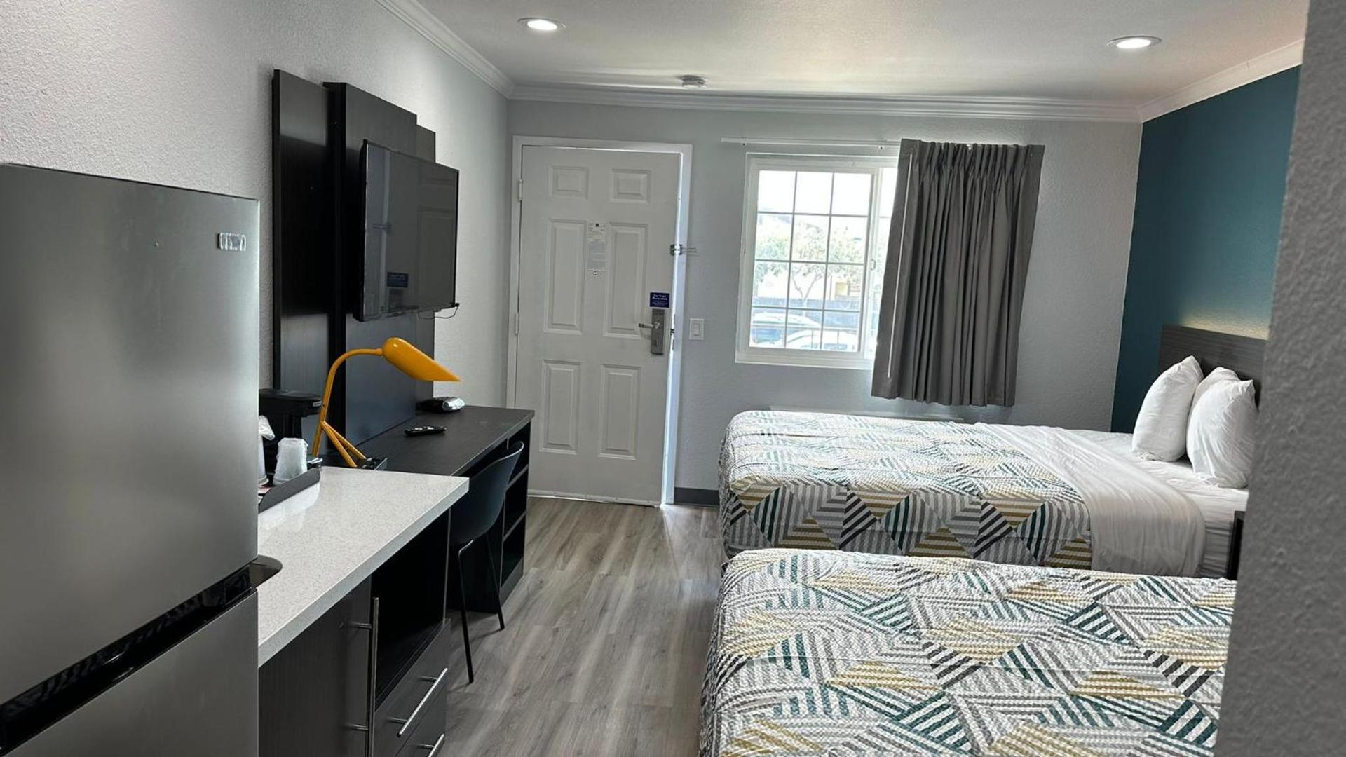Studio 6 Suites San Ysidro CA San Diego South Bay photo 45