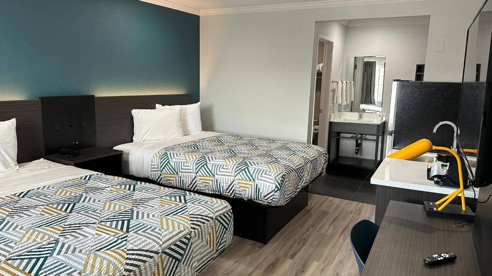 Studio 6 Suites San Ysidro CA San Diego South Bay photo 82
