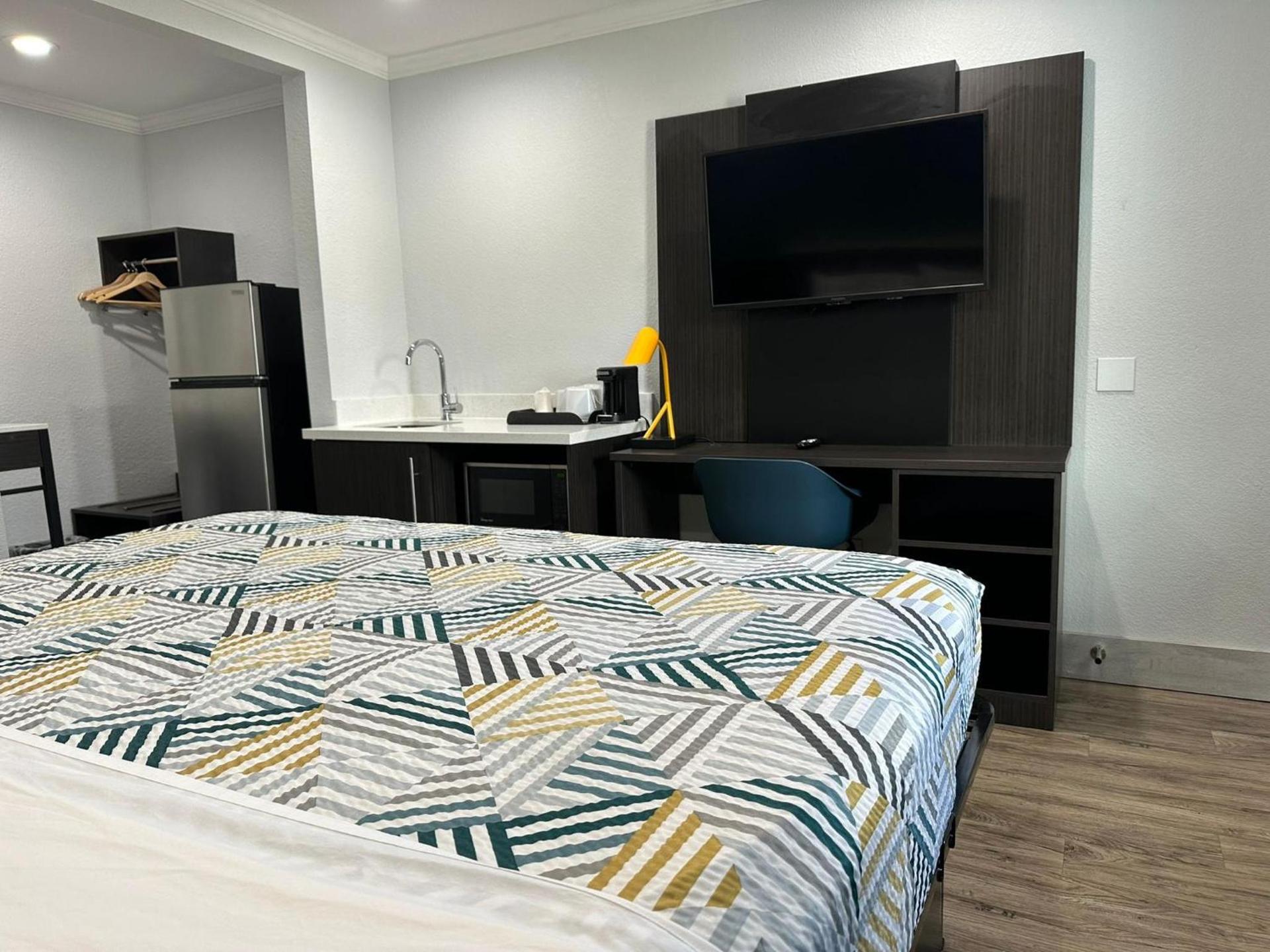Studio 6 Suites San Ysidro CA San Diego South Bay photo 55