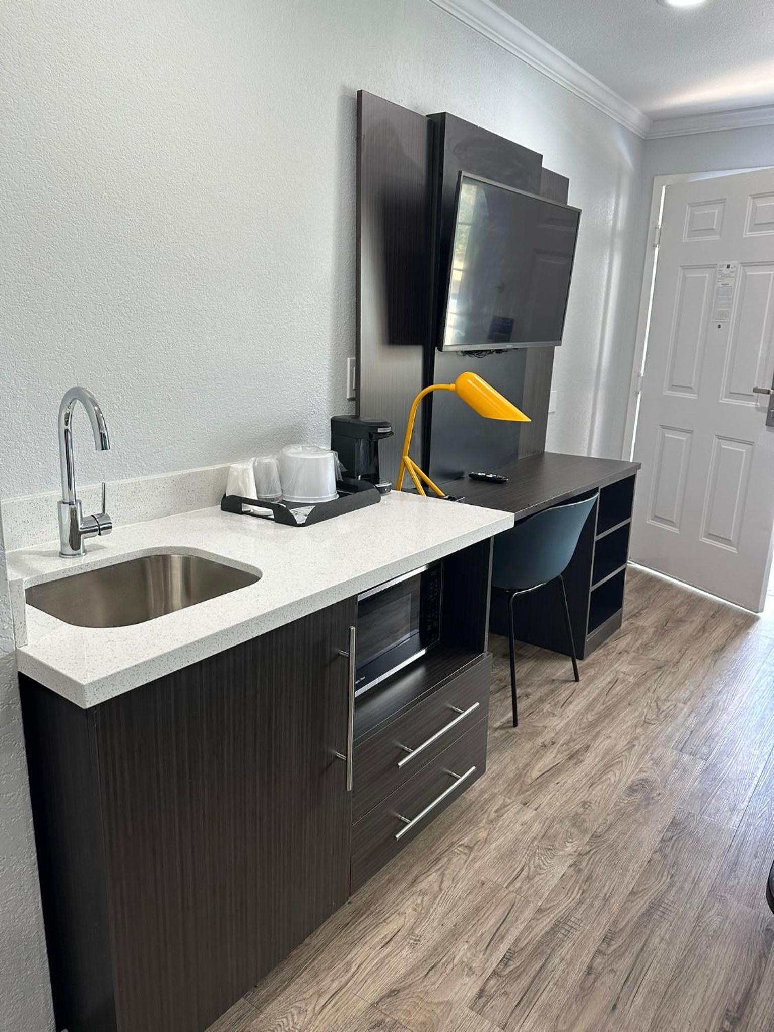 Studio 6 Suites San Ysidro CA San Diego South Bay photo 84
