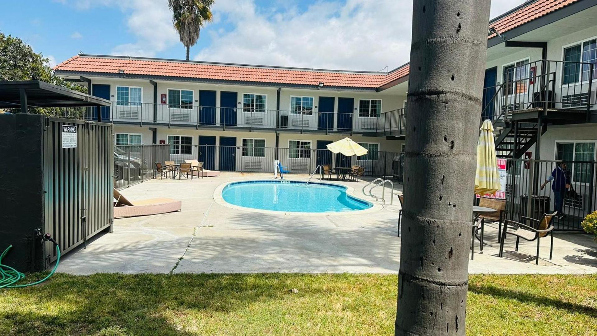 Studio 6 Suites San Ysidro CA San Diego South Bay photo 38