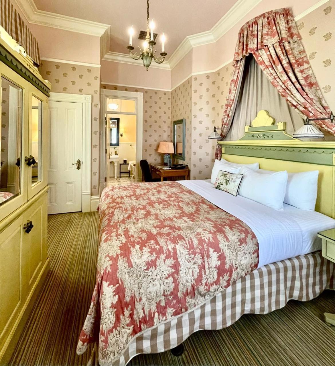Tallman Hotel photo 32