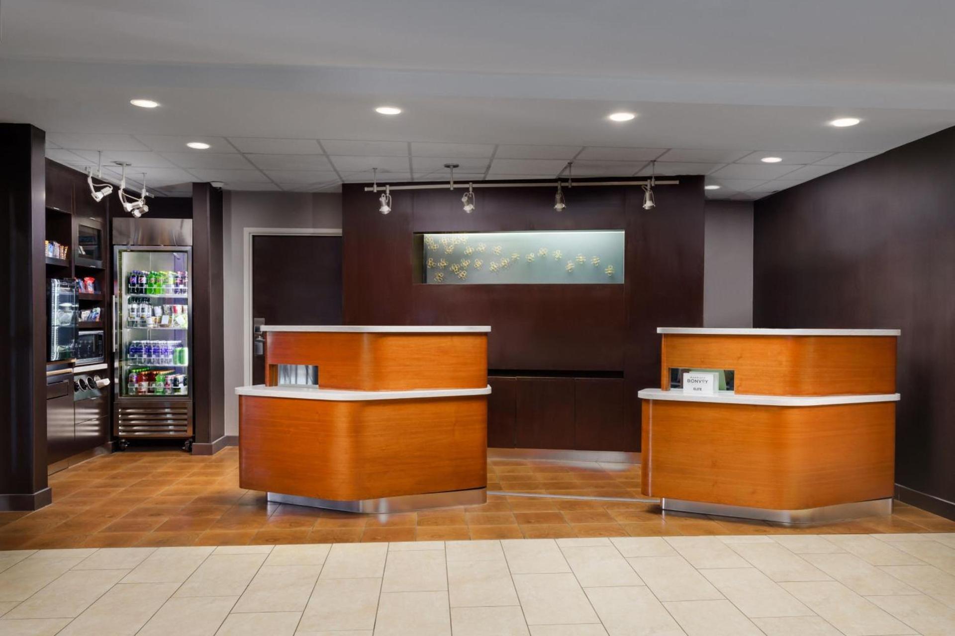 Courtyard By Marriott Salinas Monterey photo 2