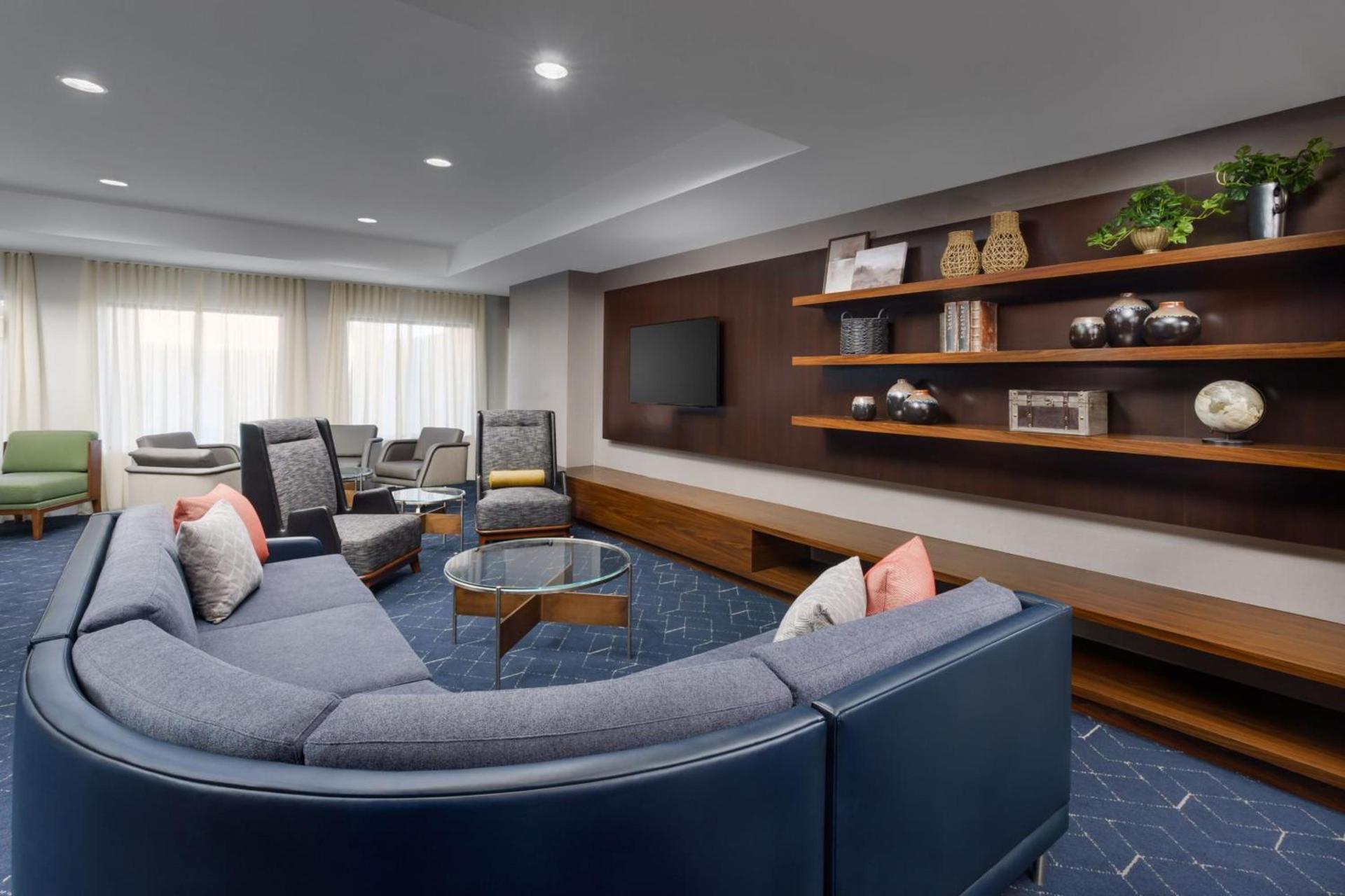 Courtyard By Marriott Salinas Monterey photo 4