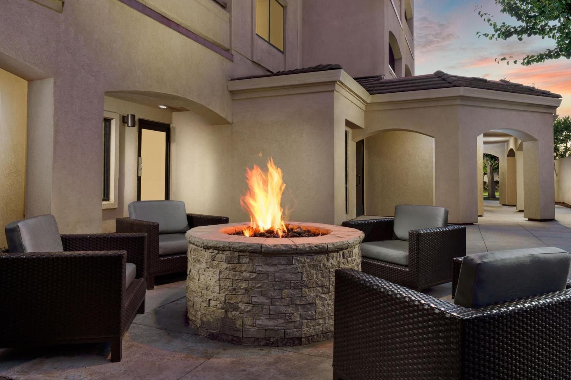 Courtyard By Marriott Salinas Monterey photo 38