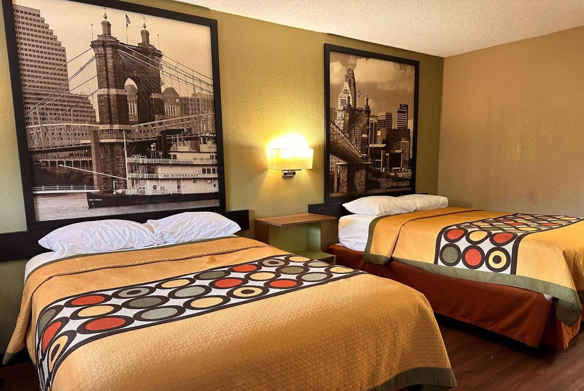 Super 8 by Wyndham Cincinnati-Springdale OH photo 10