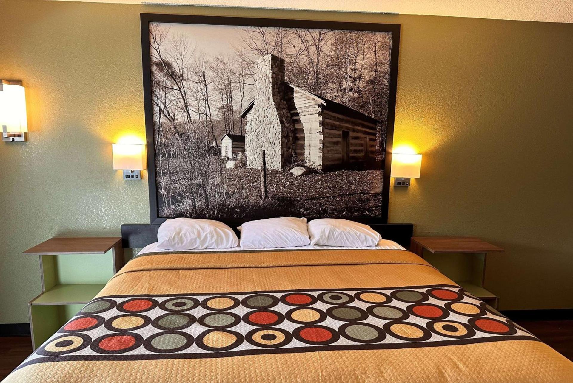 Super 8 by Wyndham Cincinnati-Springdale OH photo 12