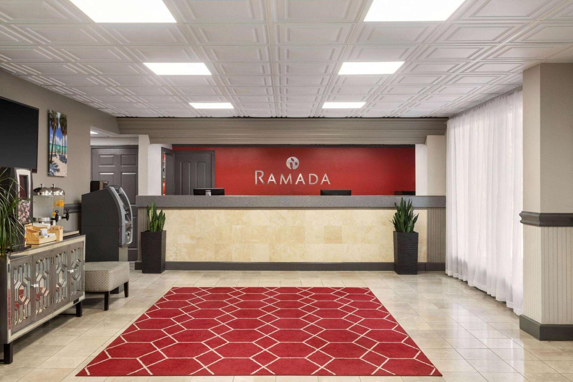 Ramada by Wyndham Sarasota Waterfront photo 11
