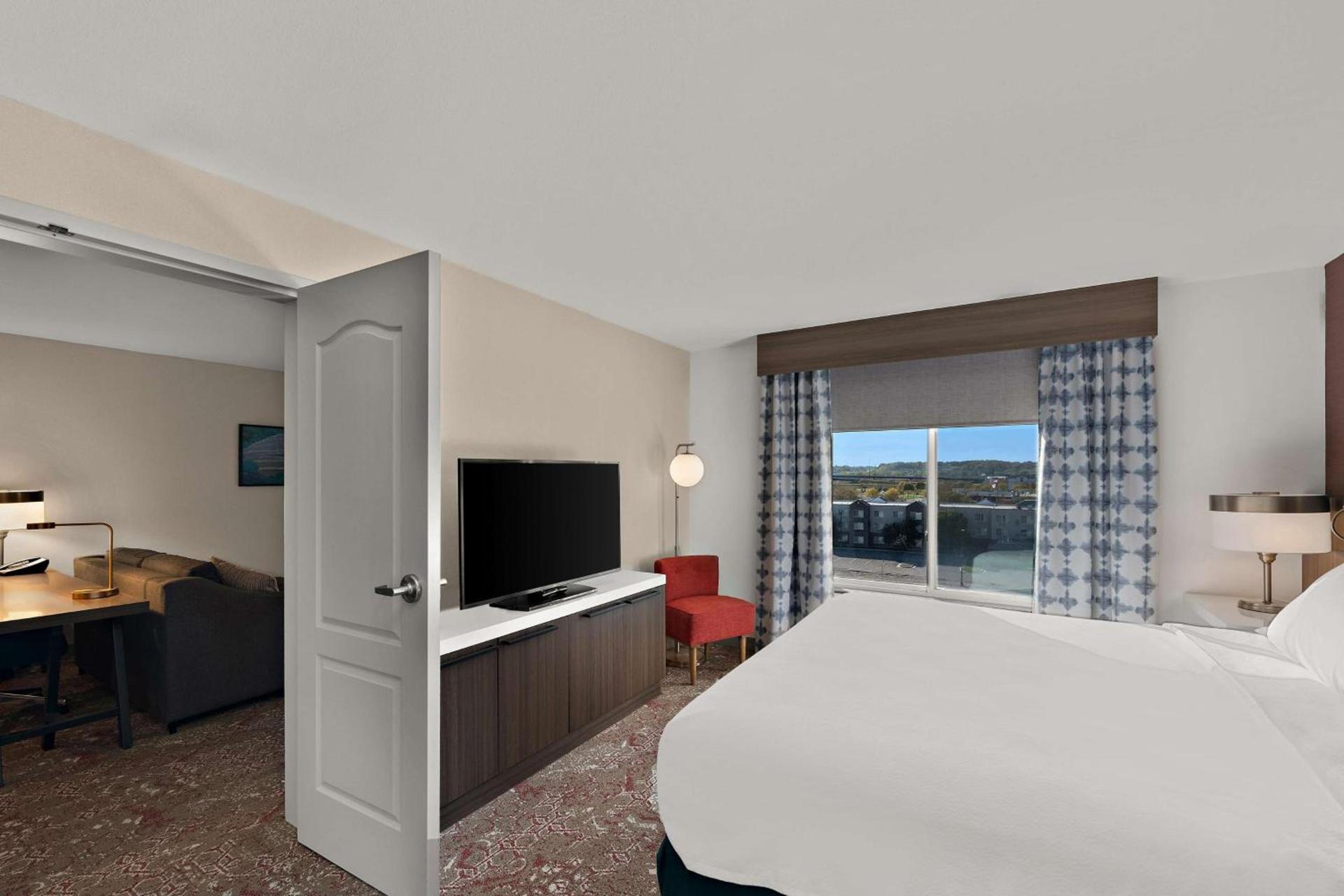 Hilton Garden Inn Omaha East/Council Bluffs photo 25