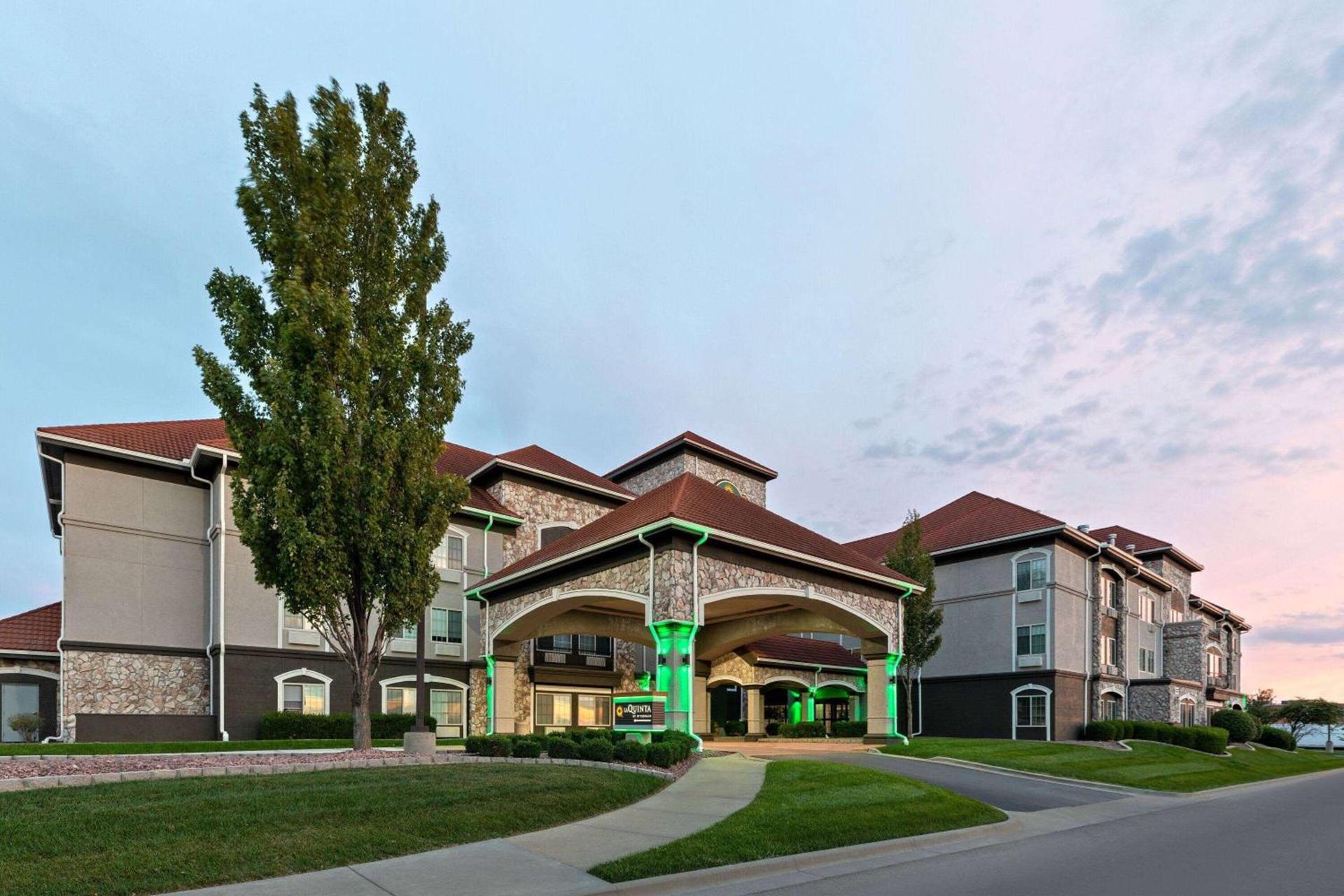 La Quinta by Wyndham Olathe photo 2