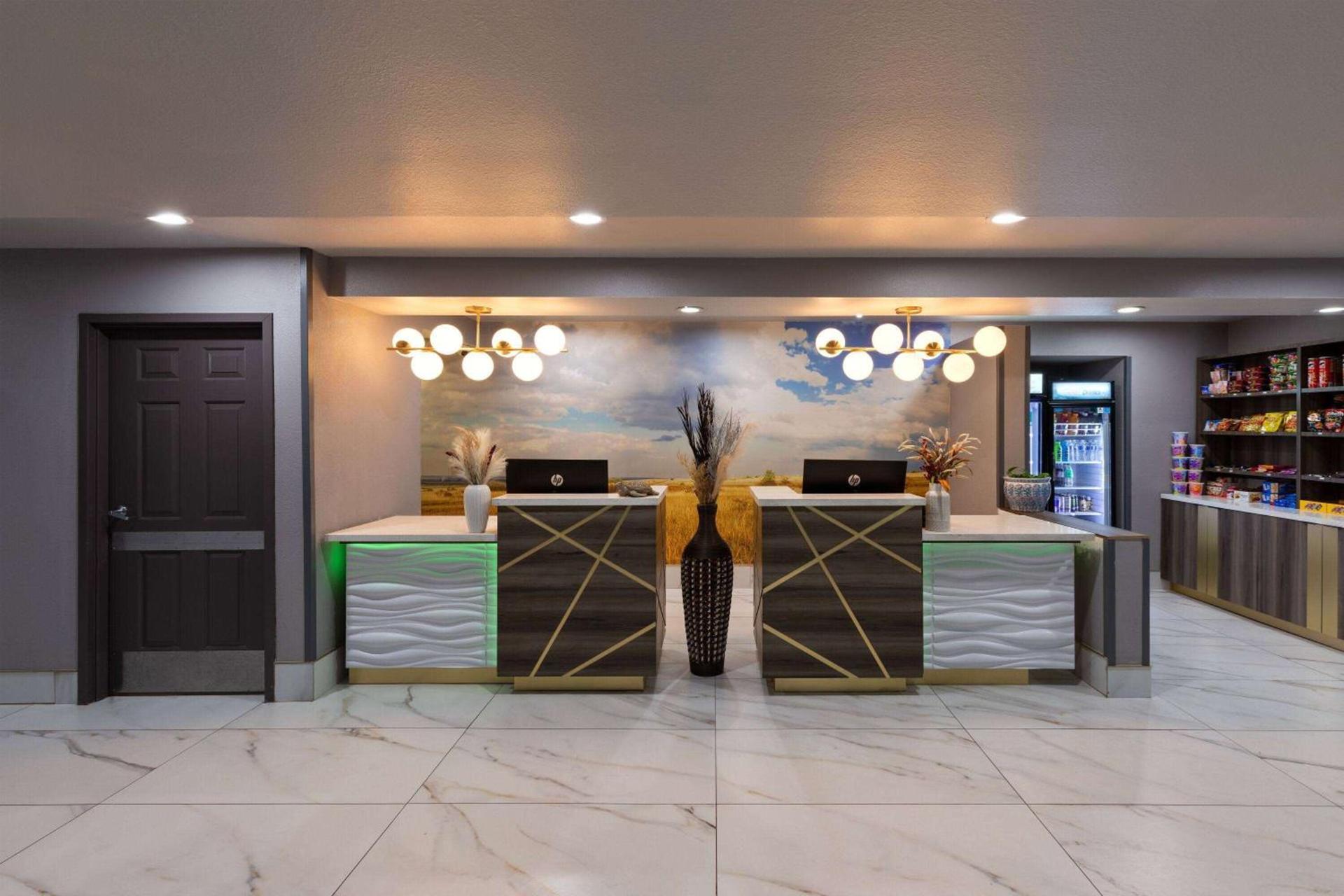 La Quinta by Wyndham Olathe photo 3