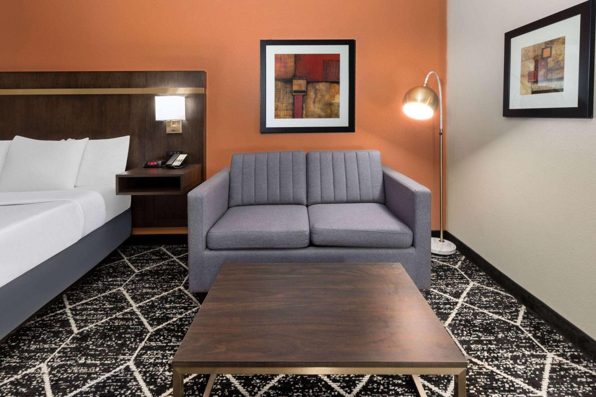 La Quinta by Wyndham Olathe photo 23