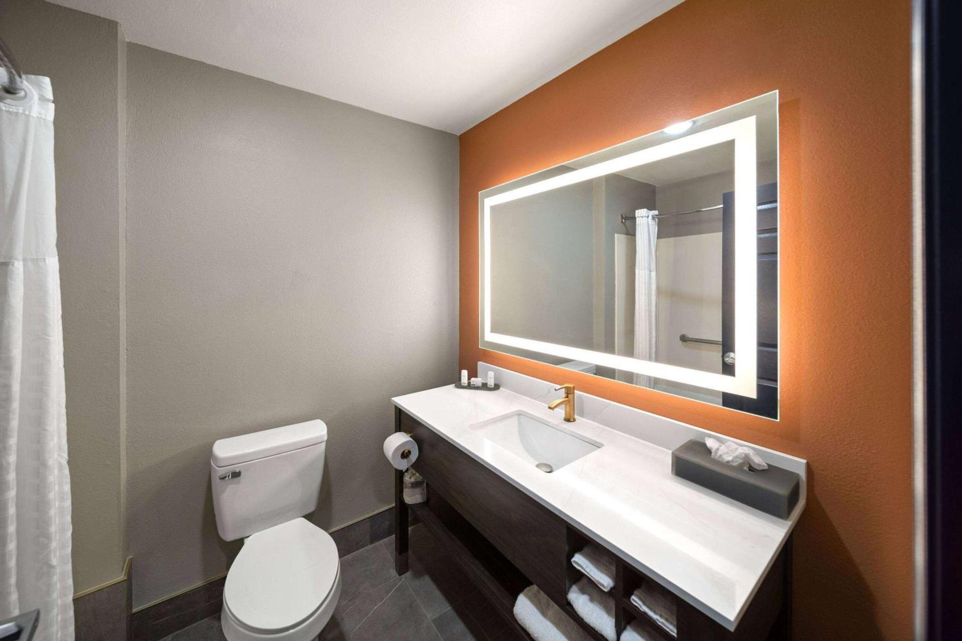 La Quinta by Wyndham Olathe photo 25
