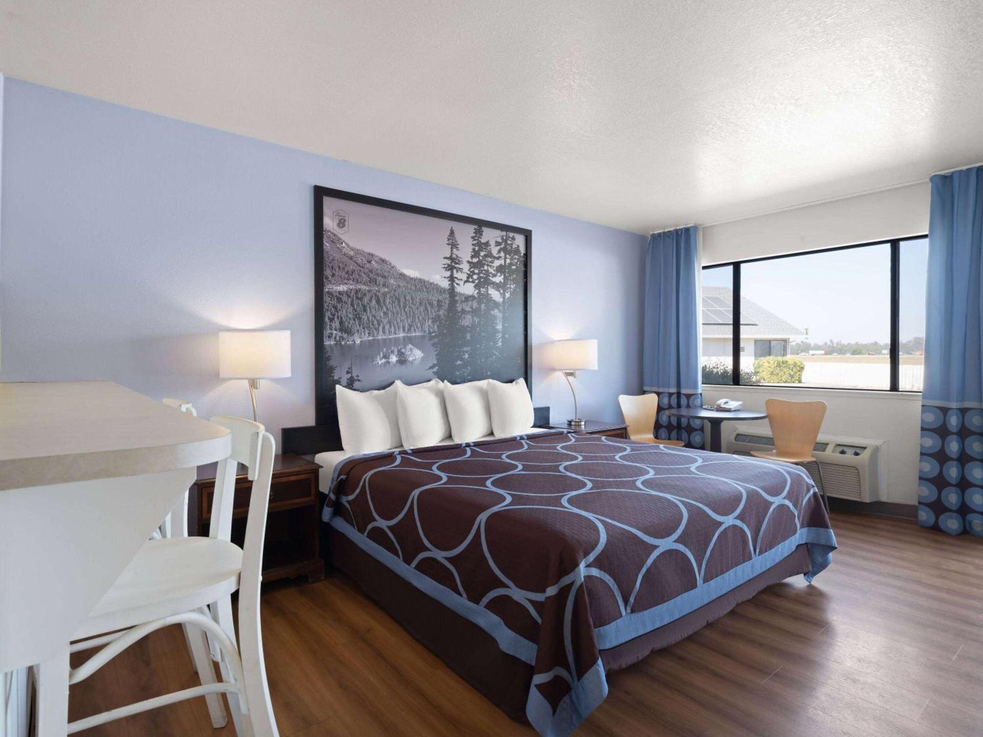 Super 8 by Wyndham Dunnigan photo 6