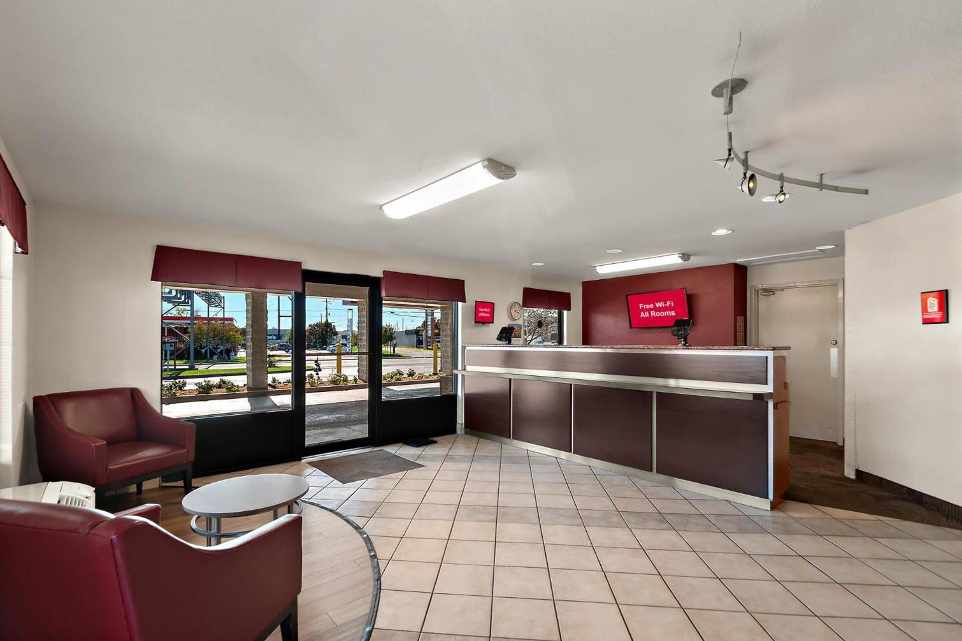 Red Roof Inn Winchester, VA photo 9