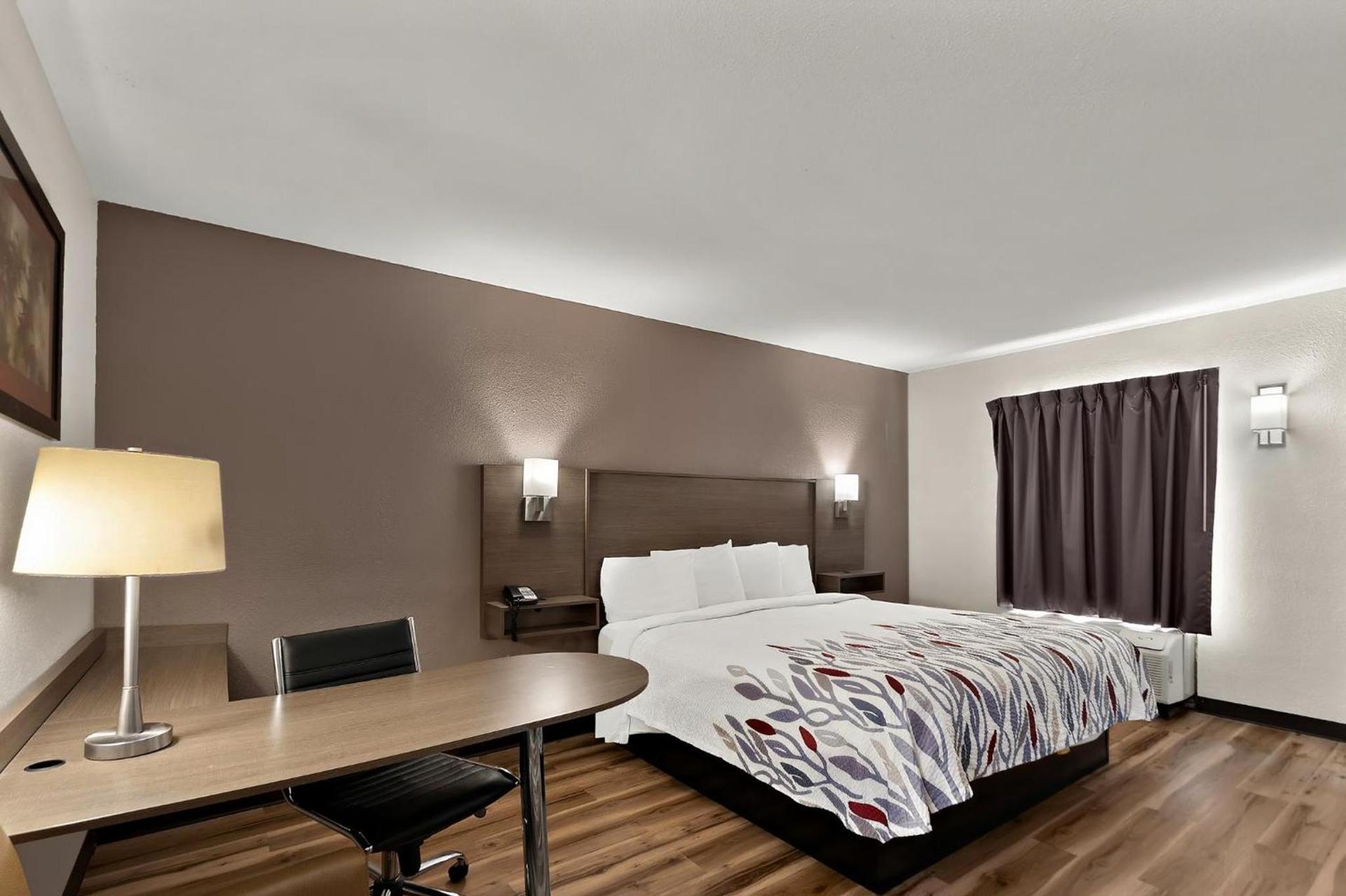 Red Roof Inn Winchester, VA photo 18