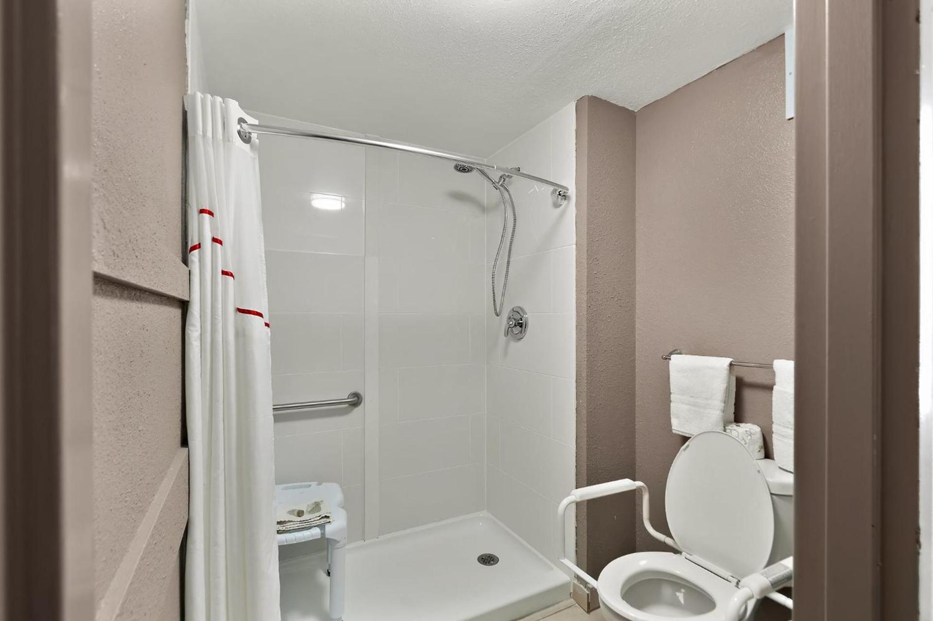 Red Roof Inn Winchester, VA photo 36