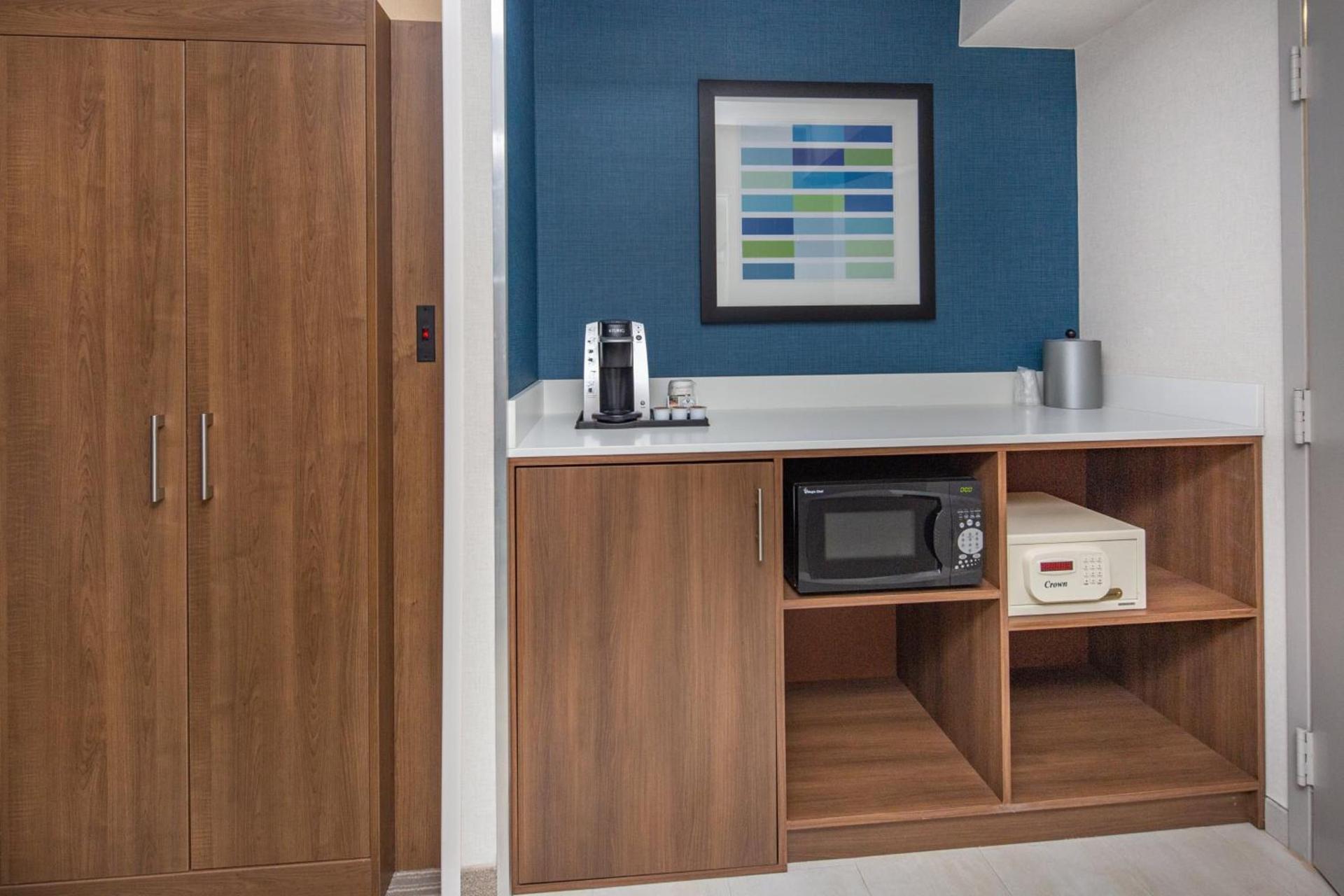 Holiday Inn Express San Diego Airport-Old Town by IHG photo 36