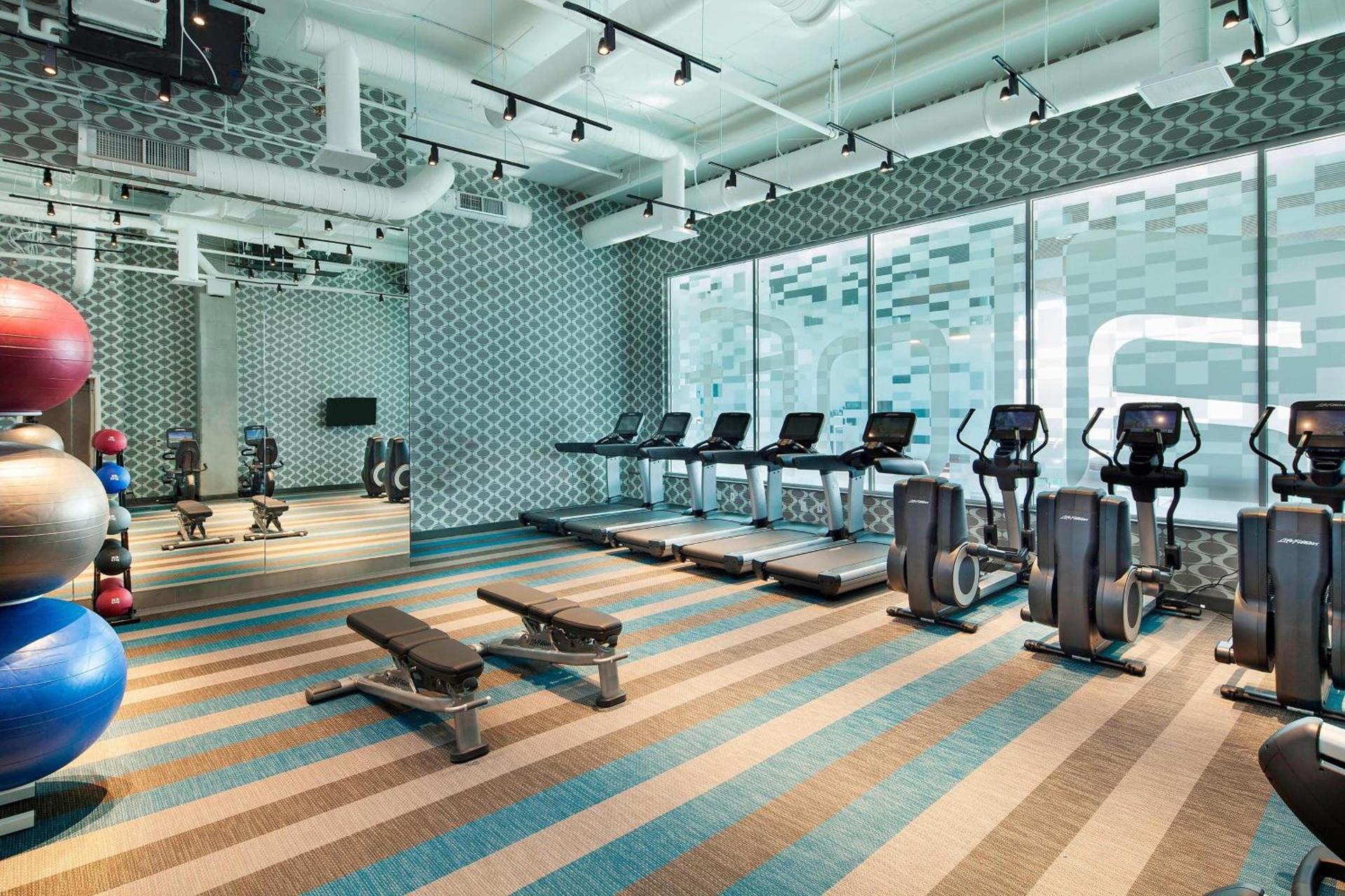 Aloft by Marriott Boston Seaport District photo 24