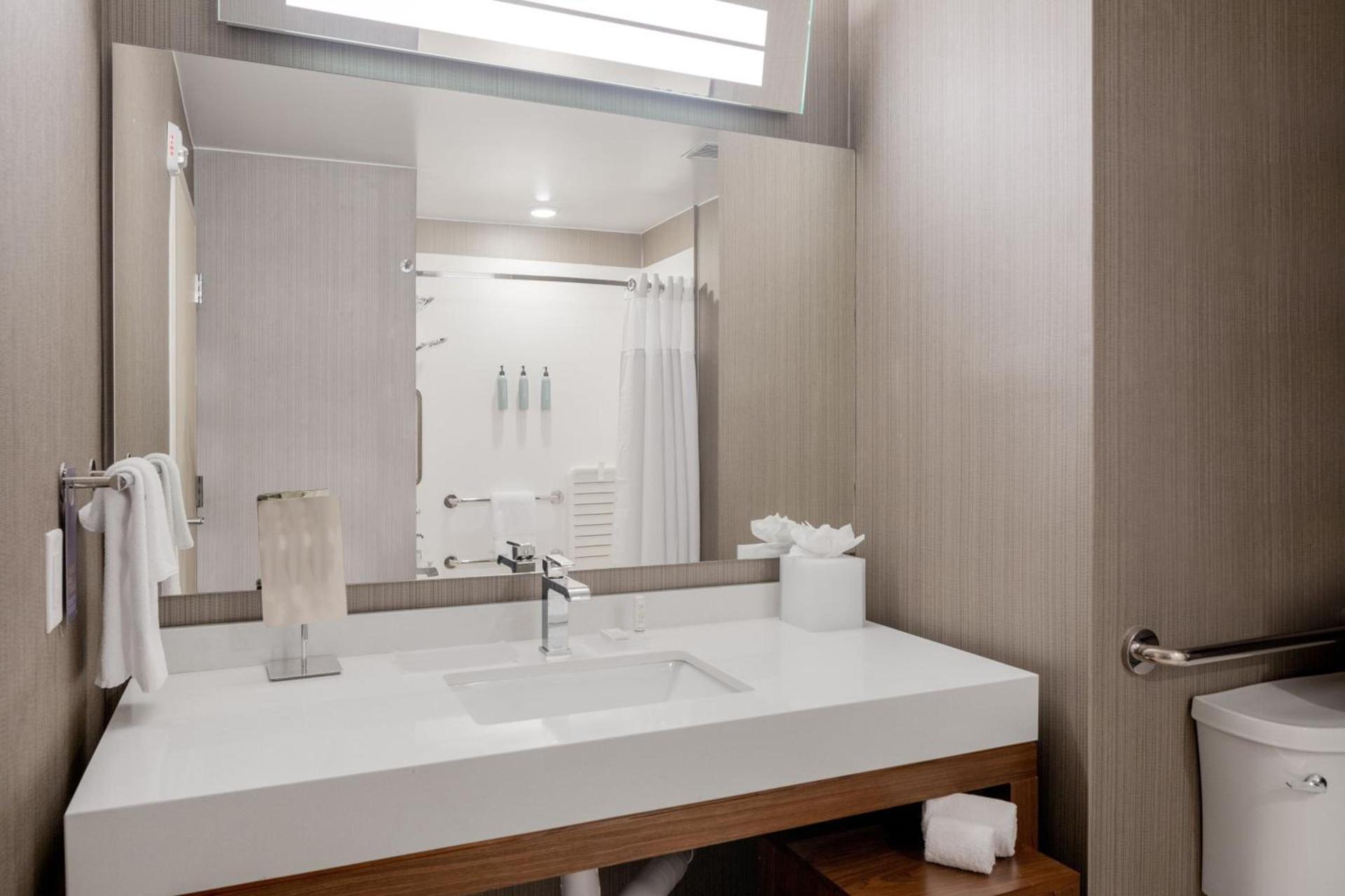 Courtyard by Marriott Houston Northeast photo 11