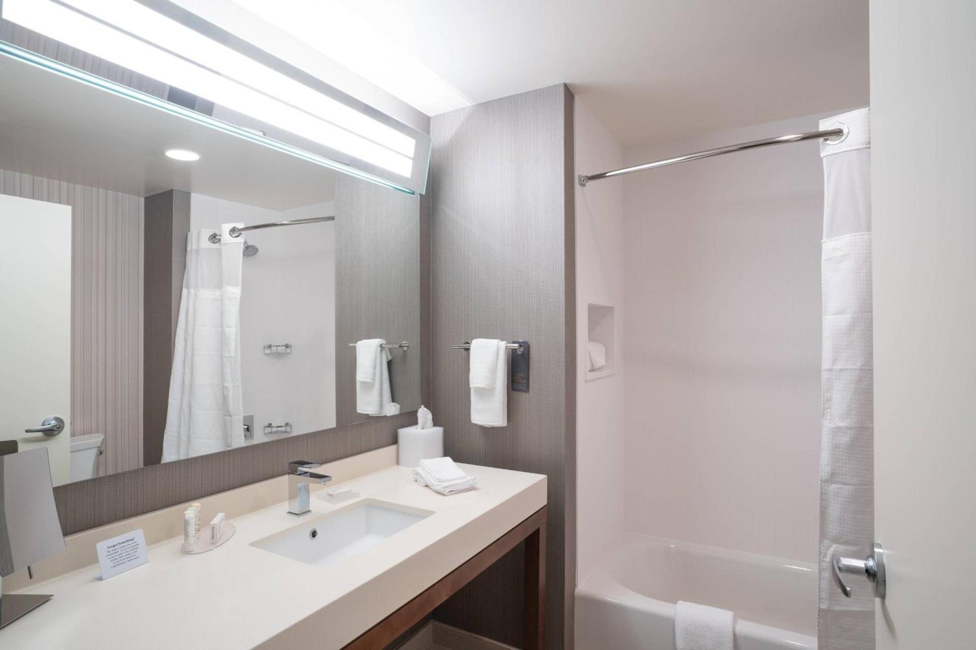 Courtyard by Marriott Charleston-North Charleston photo 12
