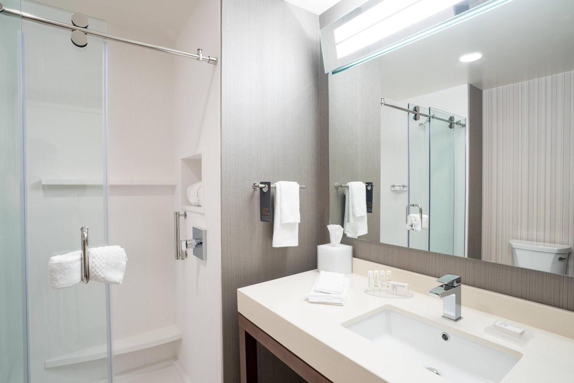 Courtyard by Marriott Charleston-North Charleston photo 11