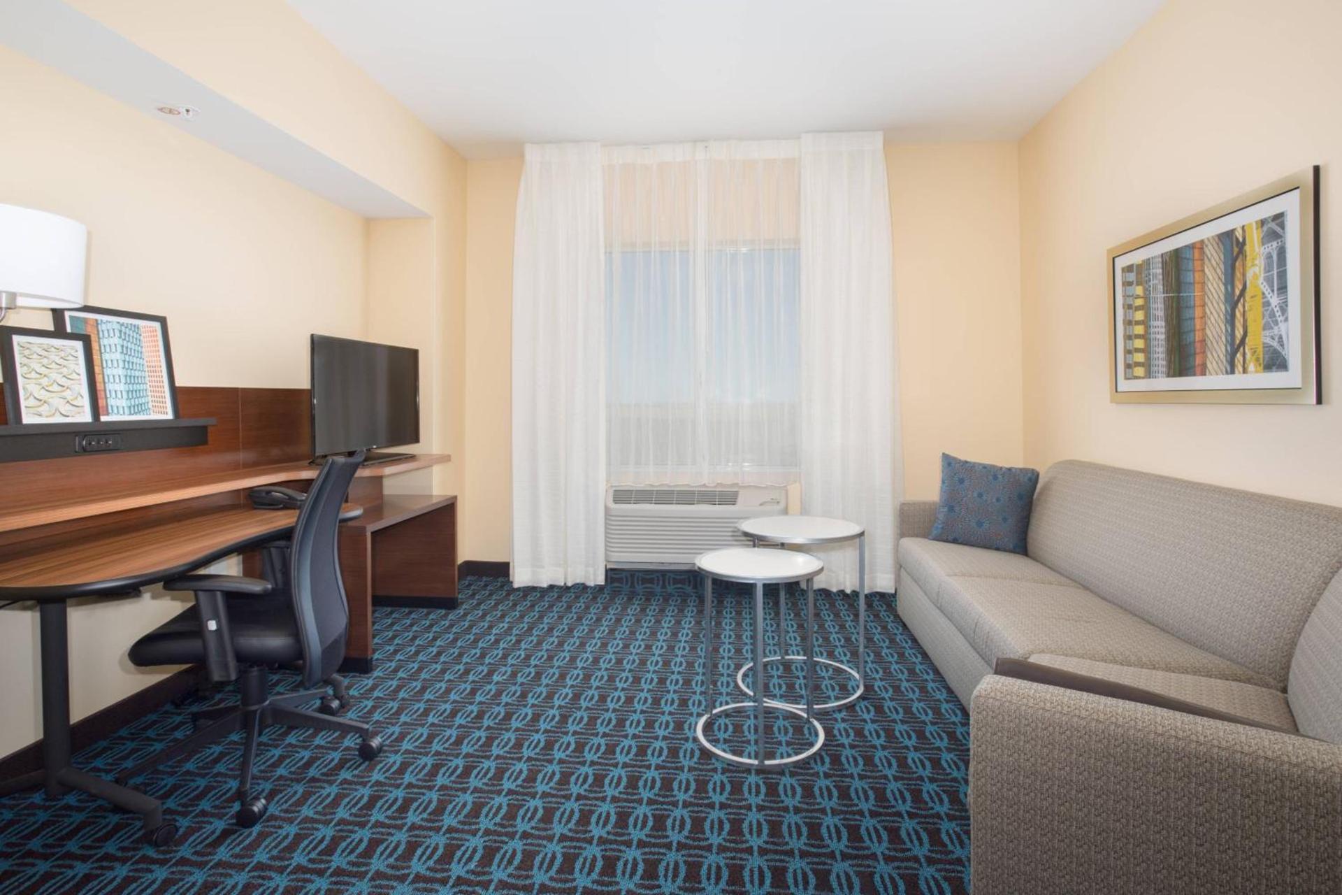 Fairfield Inn & Suites by Marriott Burlington photo 13