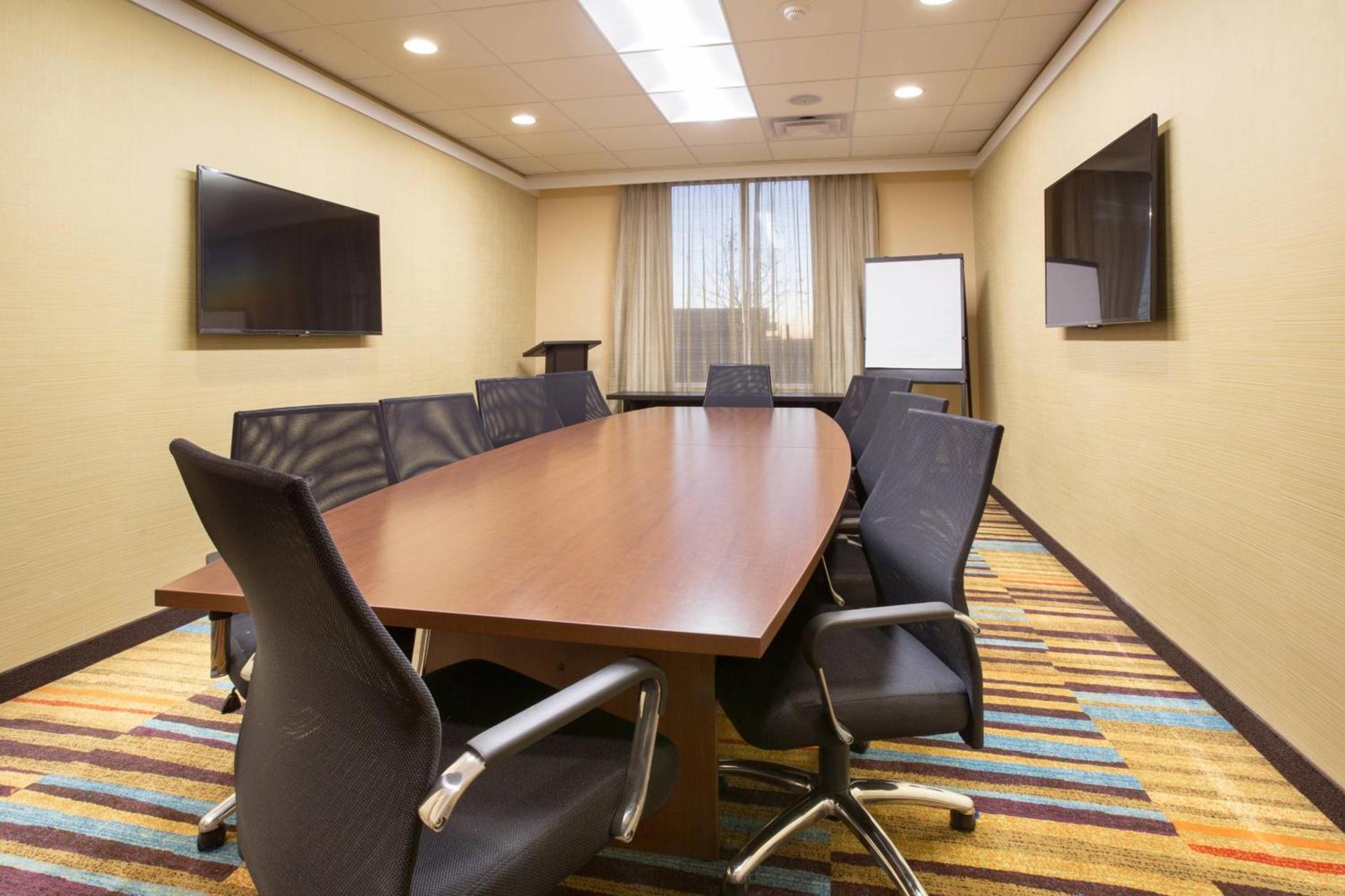 Fairfield Inn & Suites by Marriott Burlington photo 32