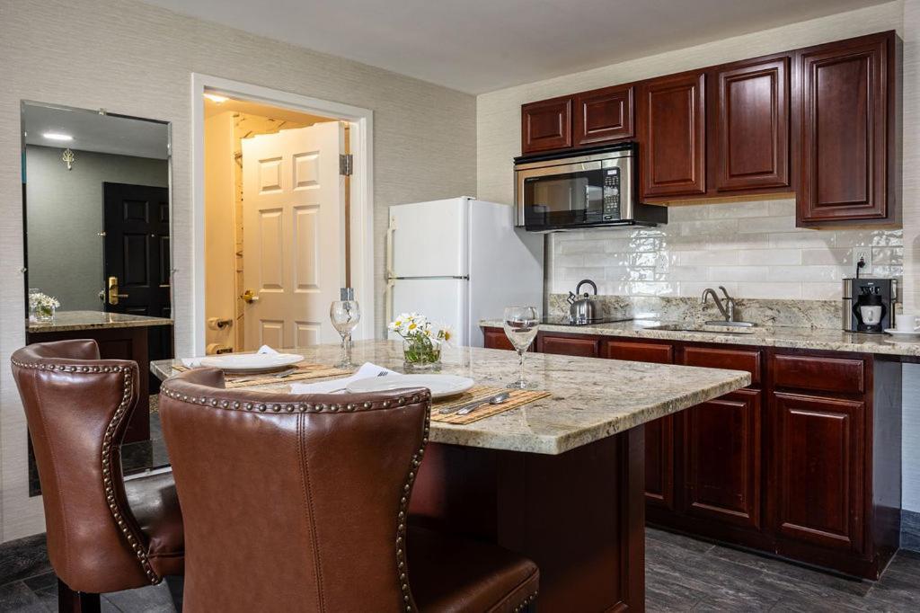 D. Hotel Suites & Spa photo 37