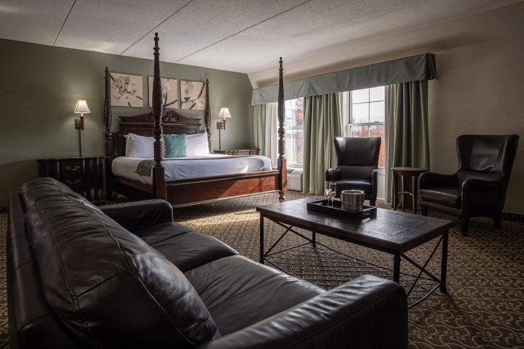 D. Hotel Suites & Spa photo 2