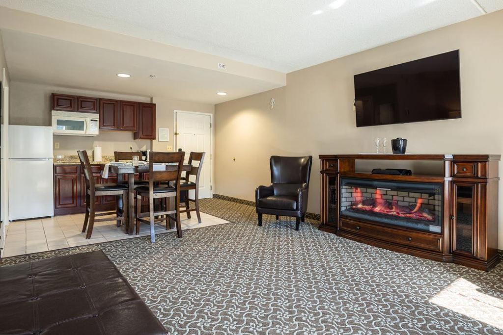 D. Hotel Suites & Spa photo 30