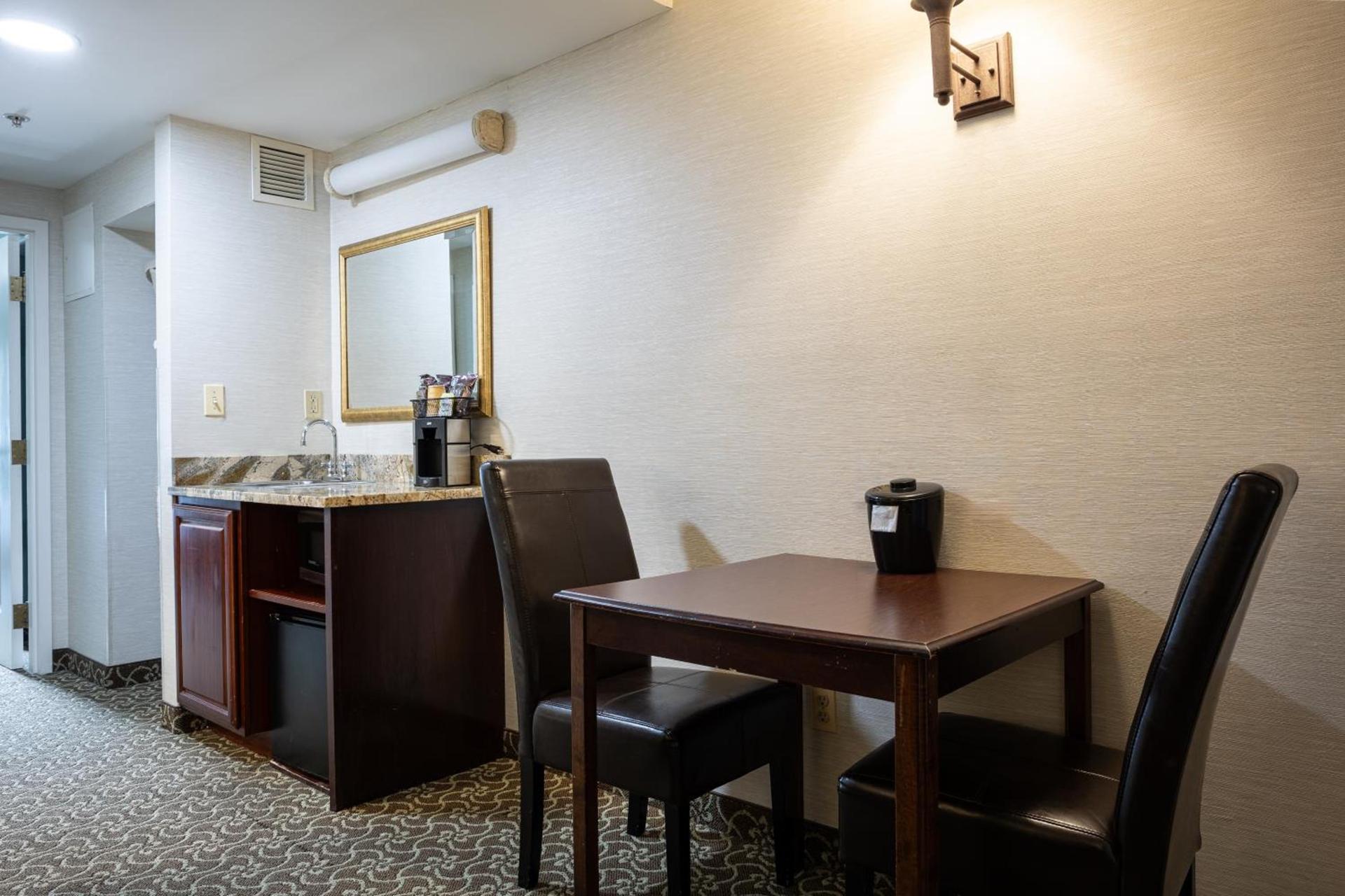 D. Hotel Suites & Spa photo 49