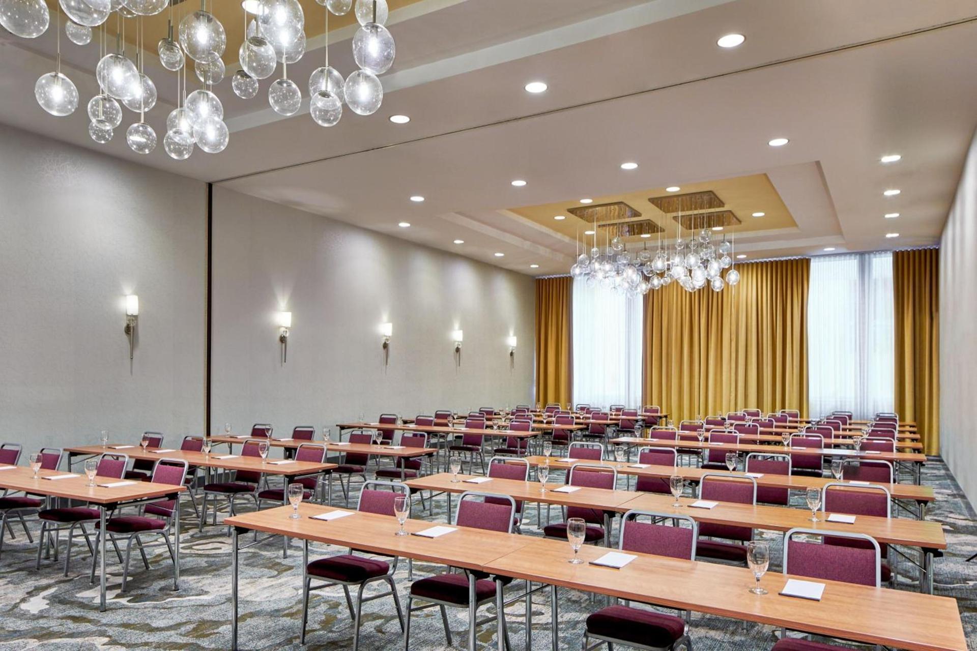 Courtyard by Marriott Portland City Center photo 39