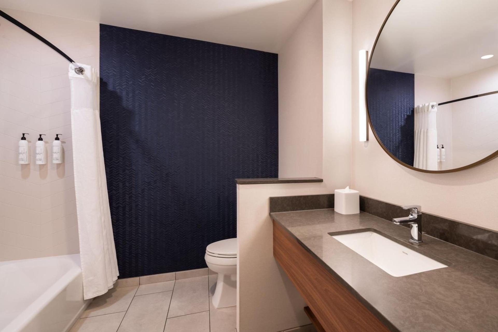 Fairfield Inn & Suites by Marriott Cleveland Tiedeman Road photo 13
