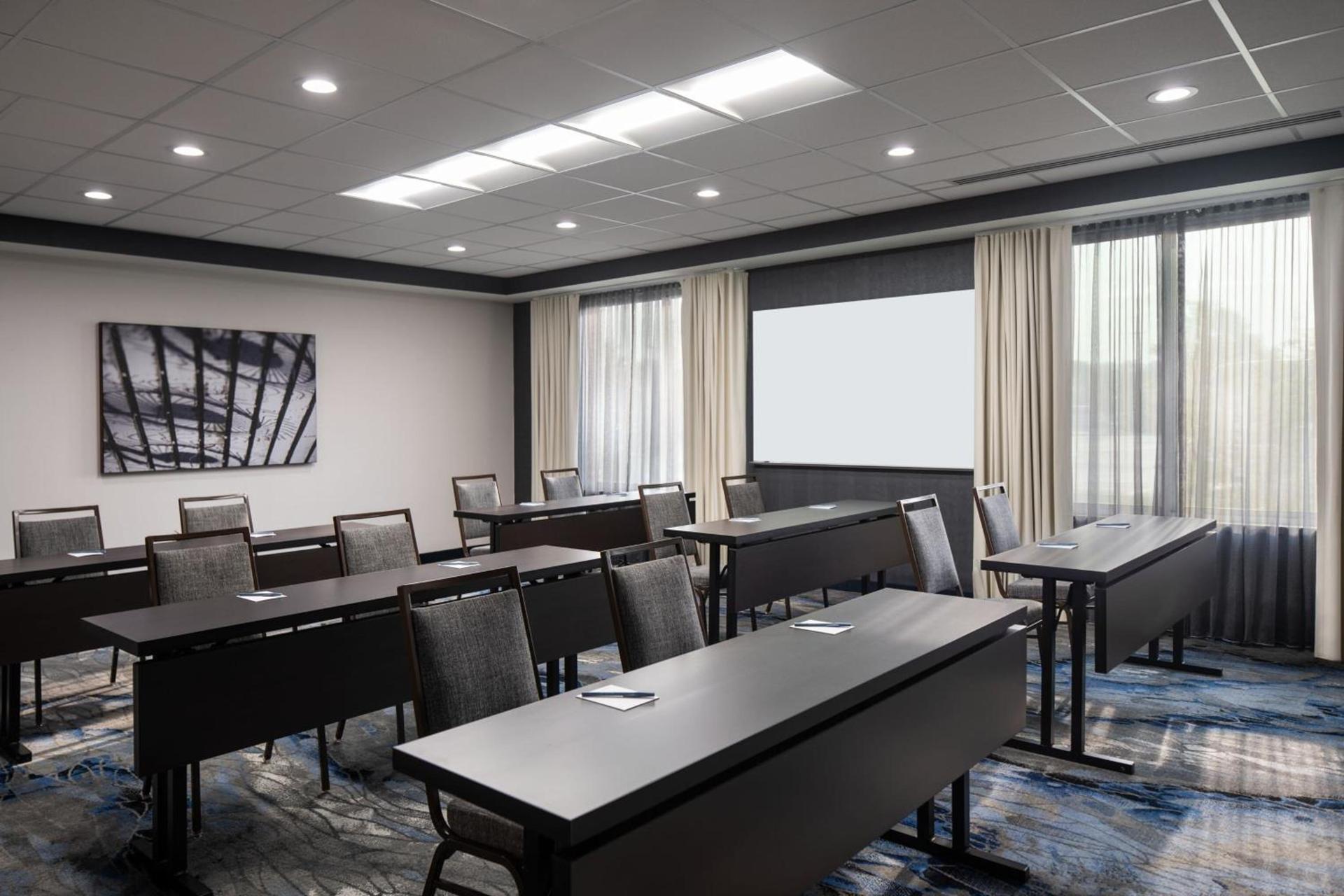 Fairfield Inn & Suites by Marriott Cleveland Tiedeman Road photo 24