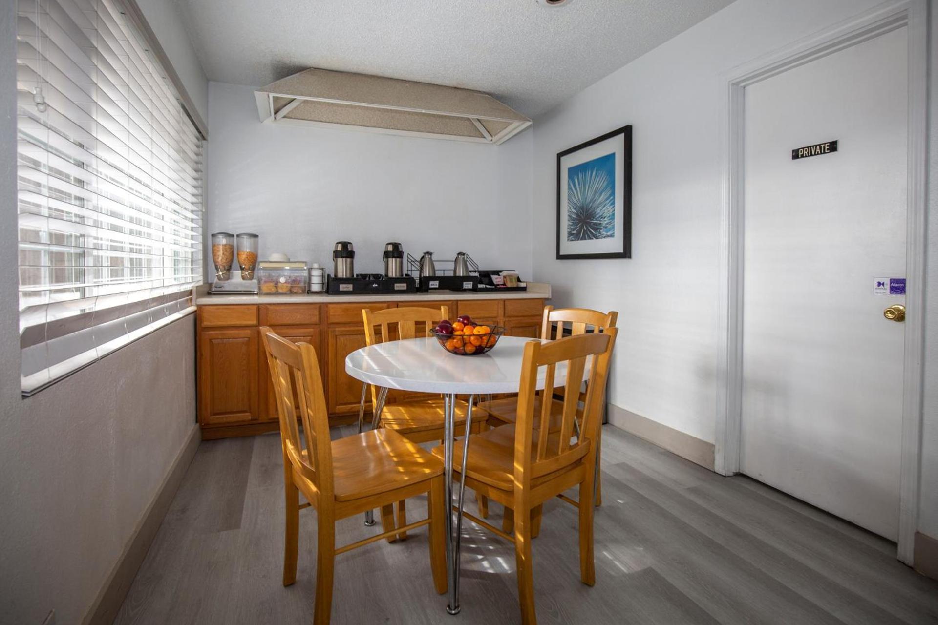Americas Best Value Inn - Chico photo 2