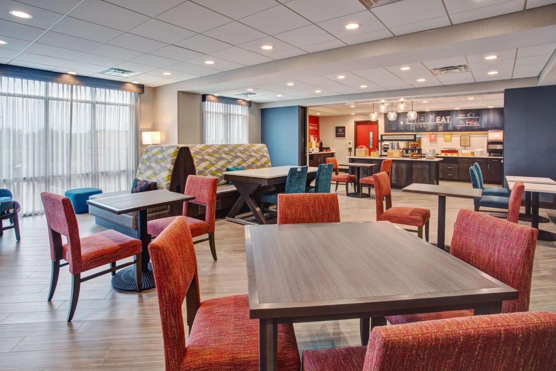 Hampton Inn Union City, Tn photo 10