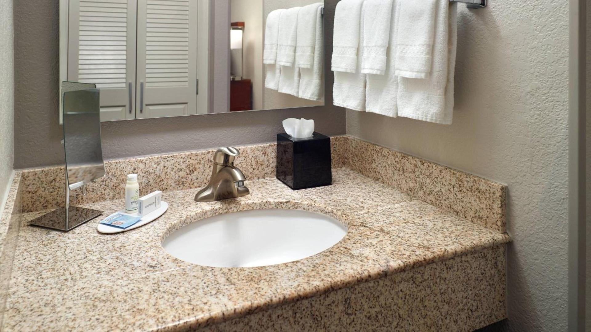 Courtyard by Marriott Macon photo 23