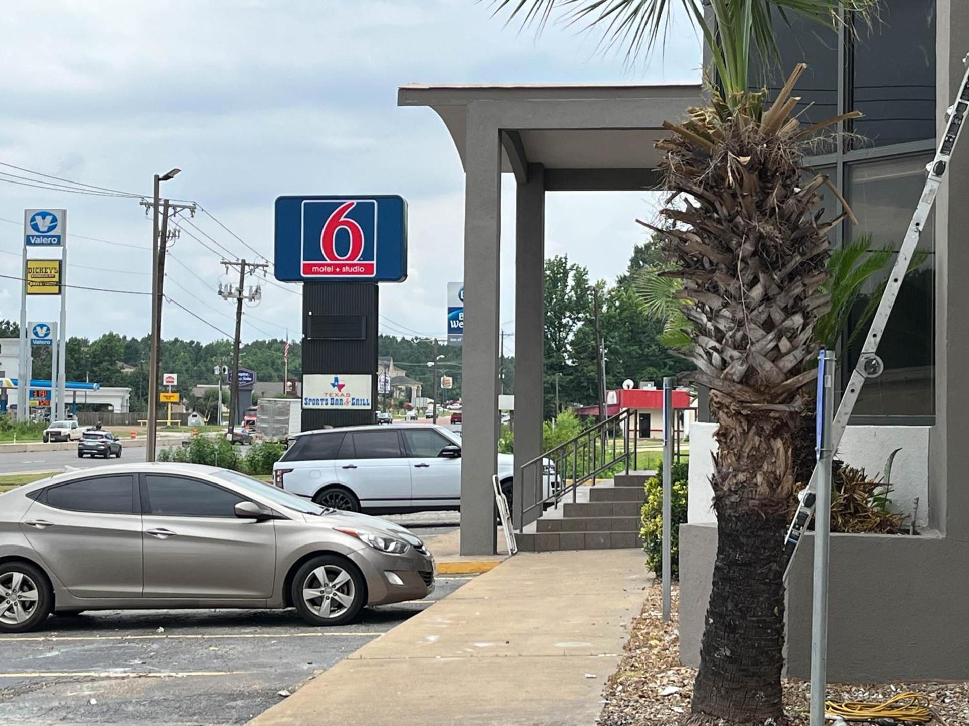 Motel 6 Nacogdoches TX SFA University photo 18