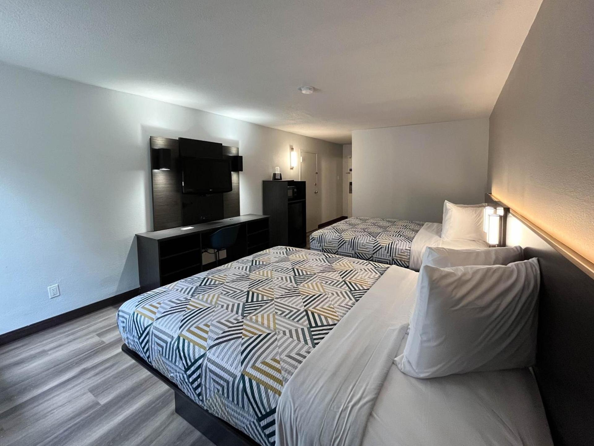 Motel 6 Nacogdoches TX SFA University photo 12