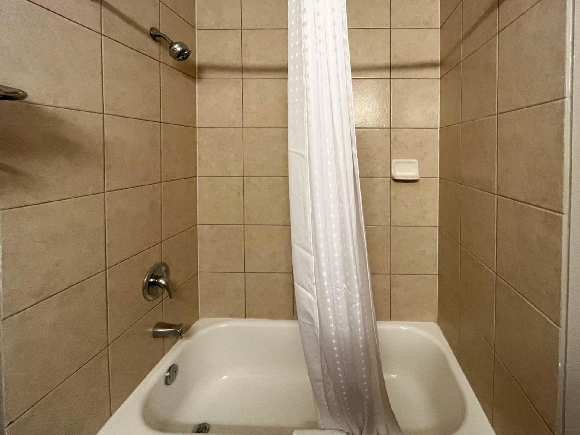 Motel 6 Nacogdoches TX SFA University photo 16