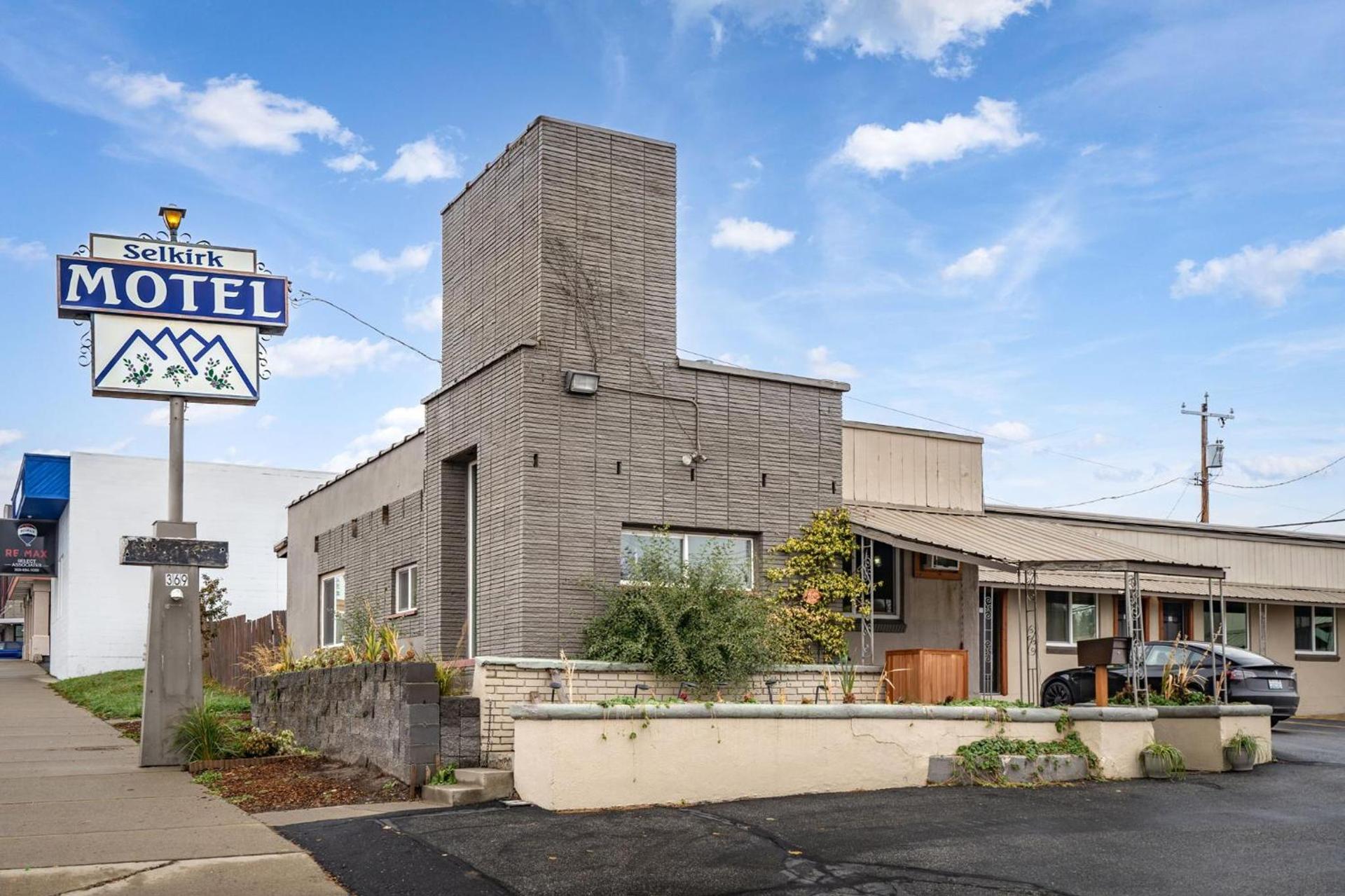 Selkirk Motel photo 1