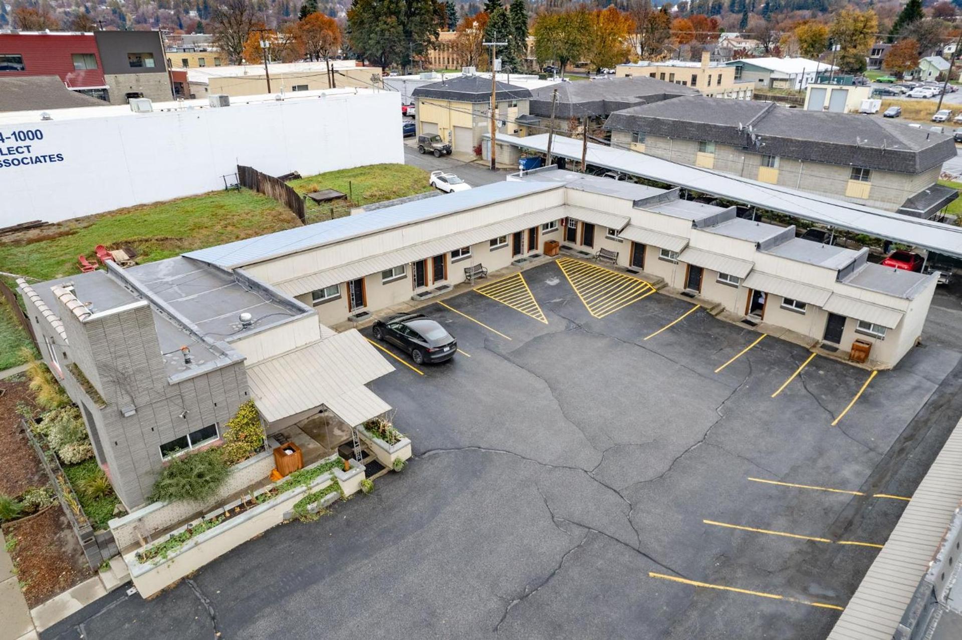 Selkirk Motel photo 39