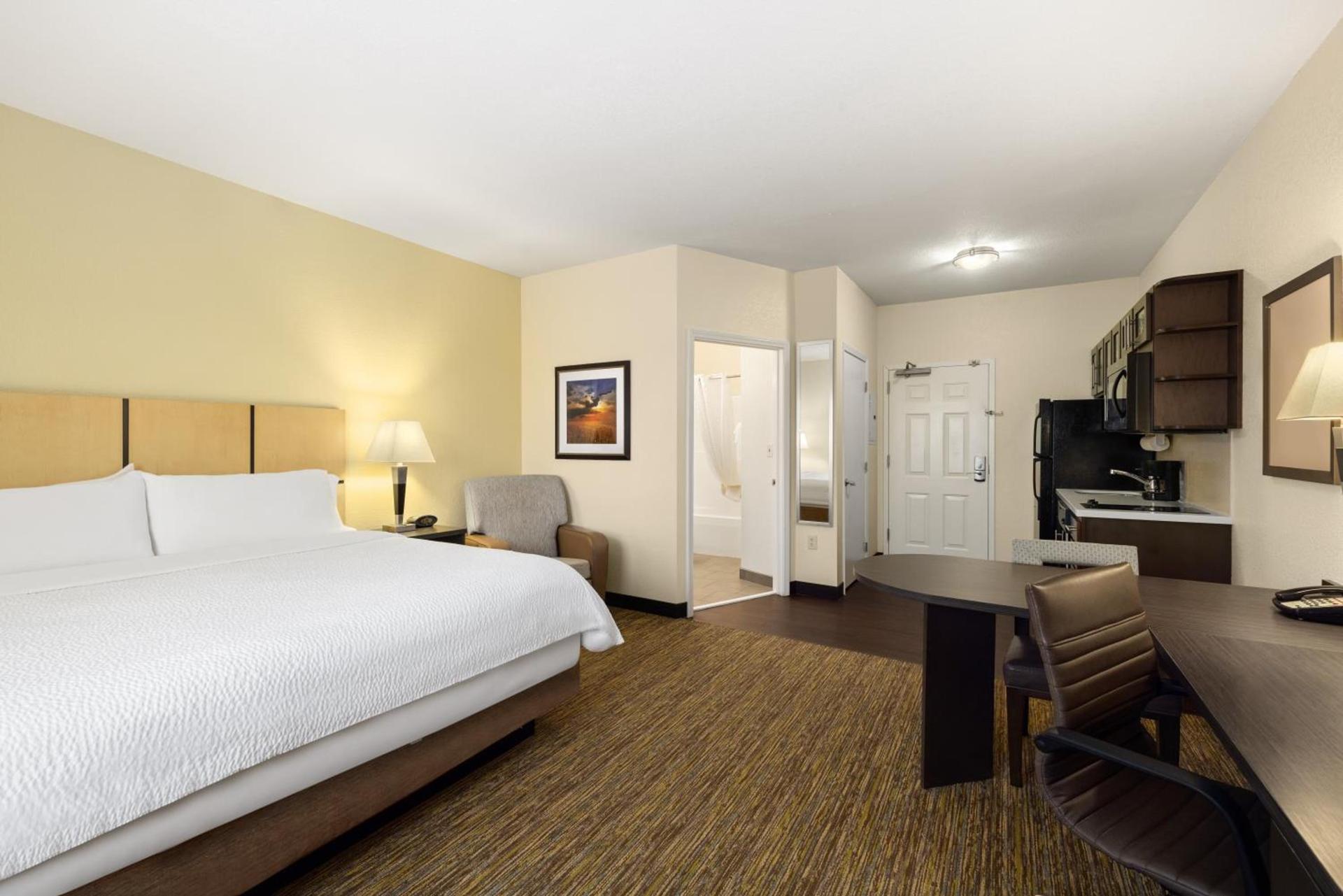Candlewood Suites Bismarck photo 13