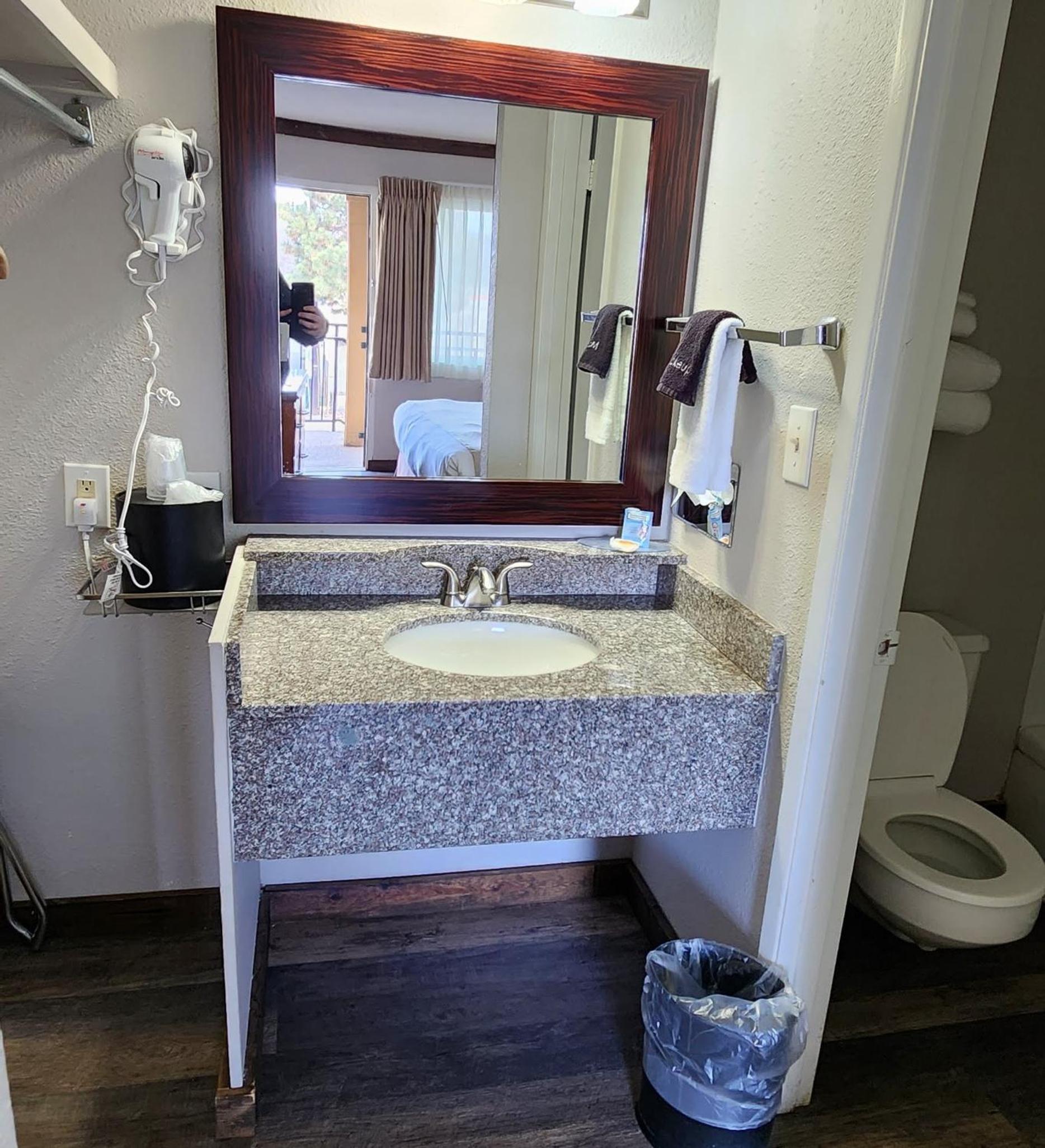 The Dalles Inn photo 21