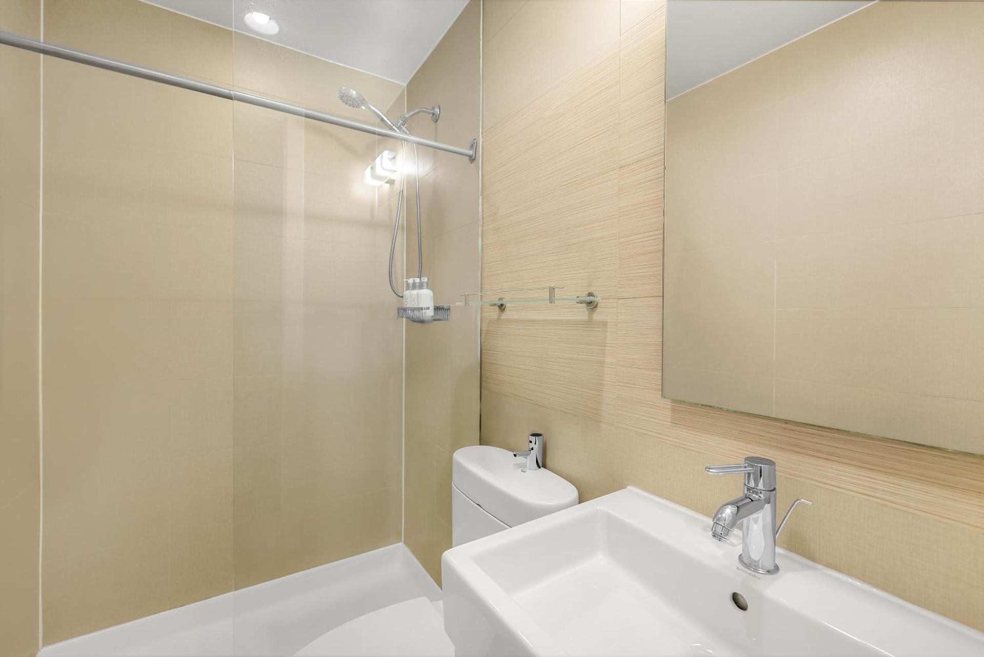 Hotel 27 by LuxUrban photo 23