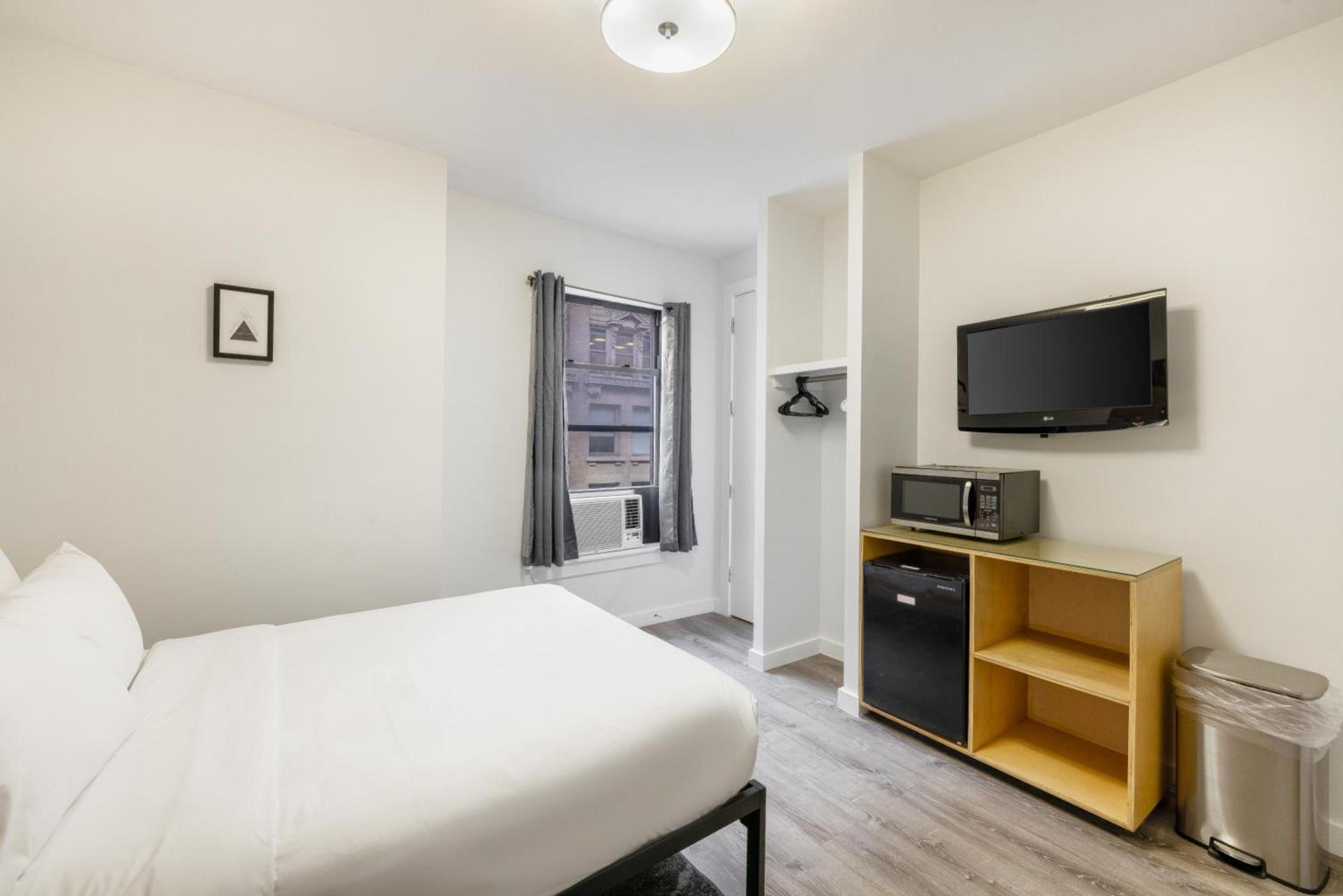 Hotel 27 by LuxUrban photo 17