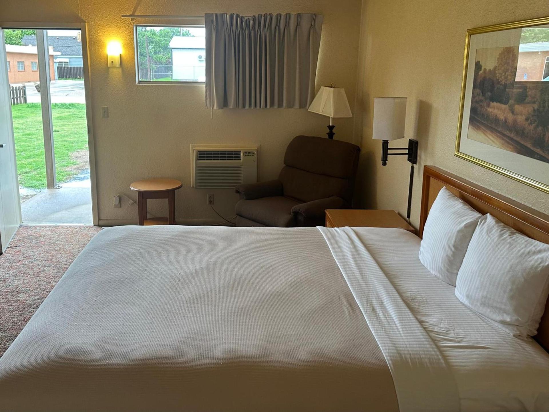 Big Bend Traveler's Inn photo 11