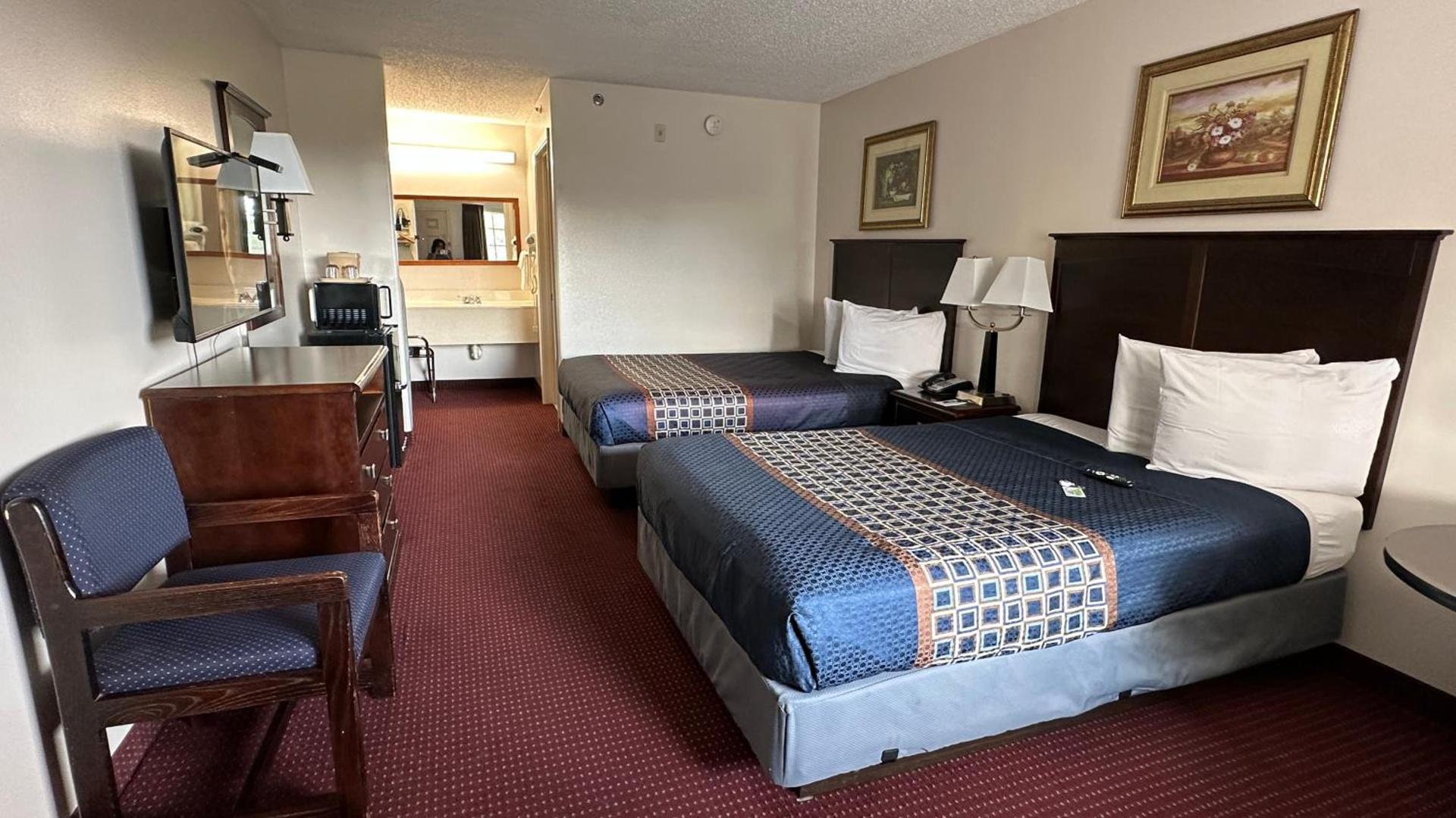 Carom Inn Denham Springs-BatonRouge photo 40