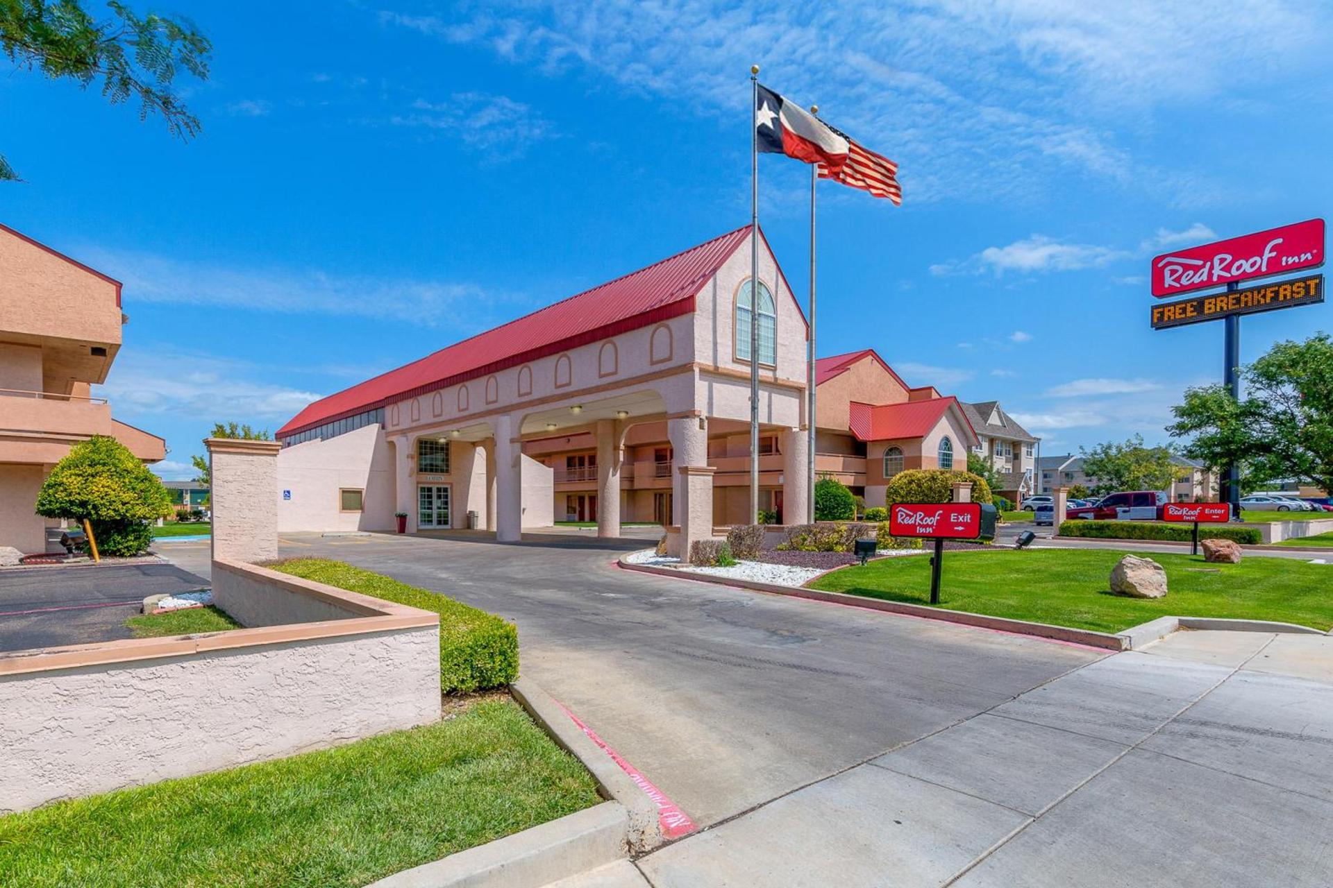 HomeTowne Studios by Red Roof Amarillo West photo 2